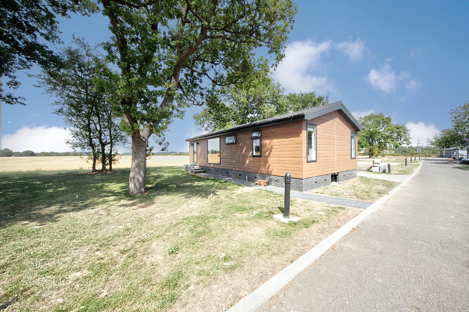 2 bed park home for sale in Little Meadow, Luton 22