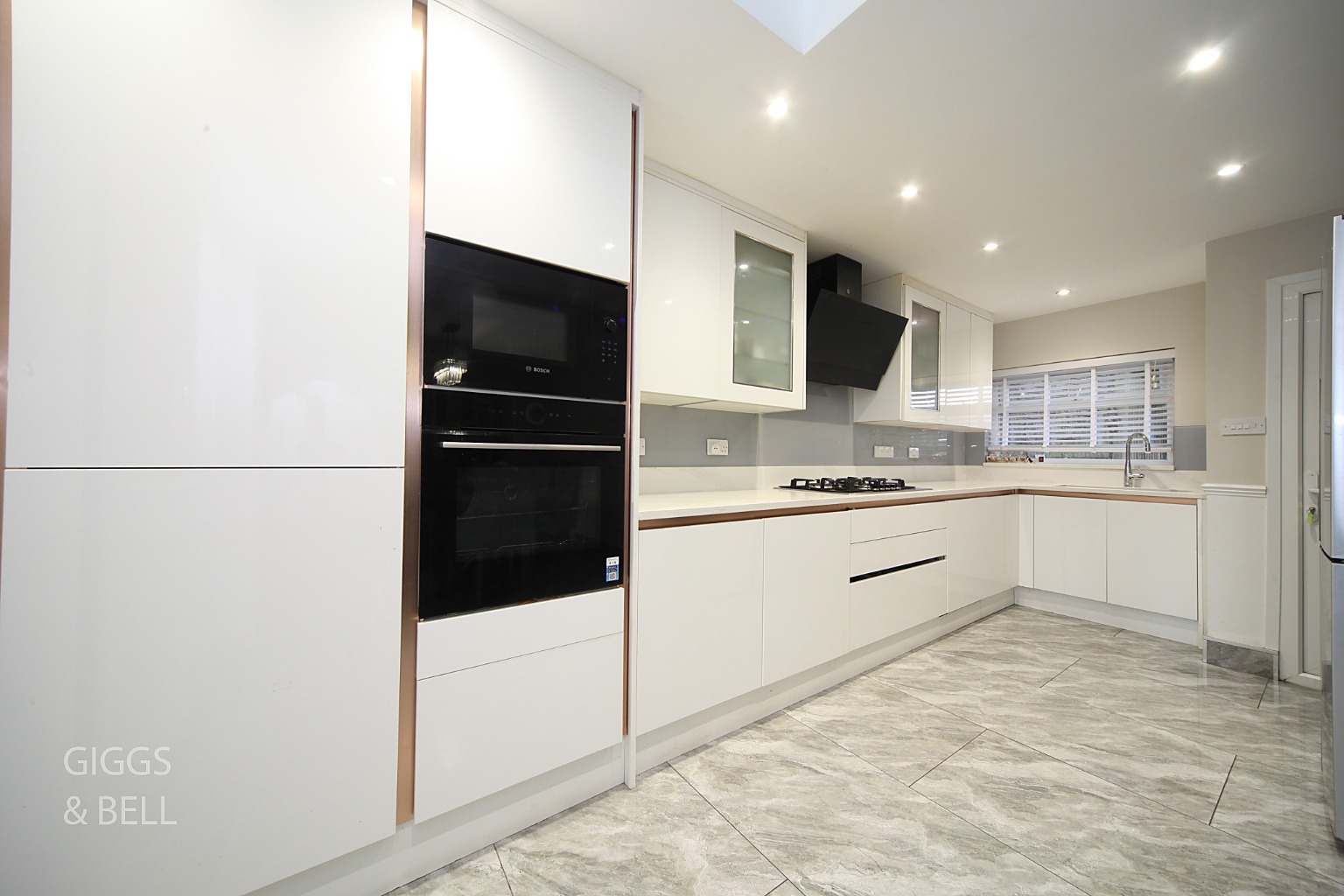 4 bed detached house for sale in Stockingstone Road, Luton  - Property Image 9