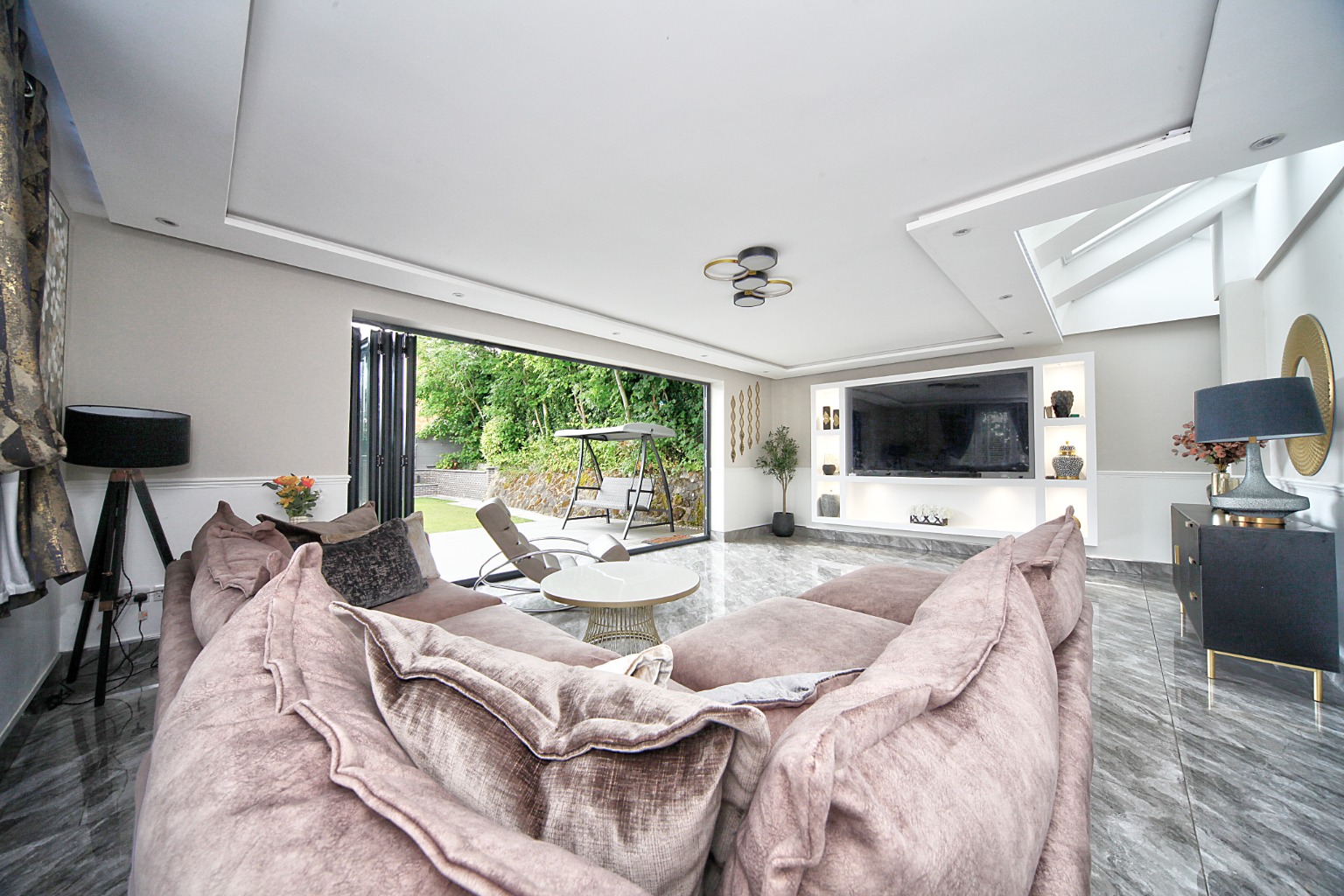 4 bed detached house for sale in Stockingstone Road, Luton 12