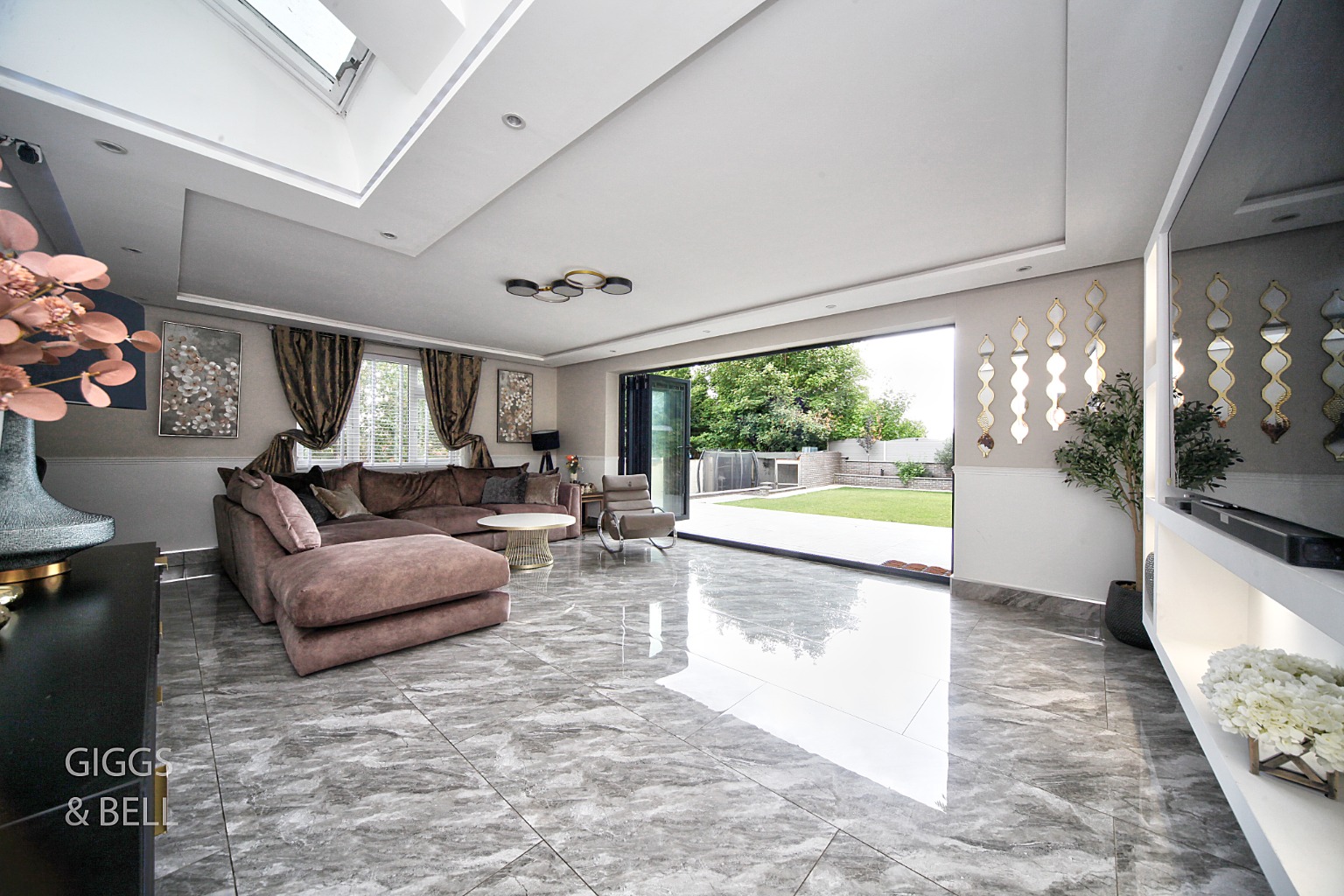 4 bed detached house for sale in Stockingstone Road, Luton  - Property Image 15