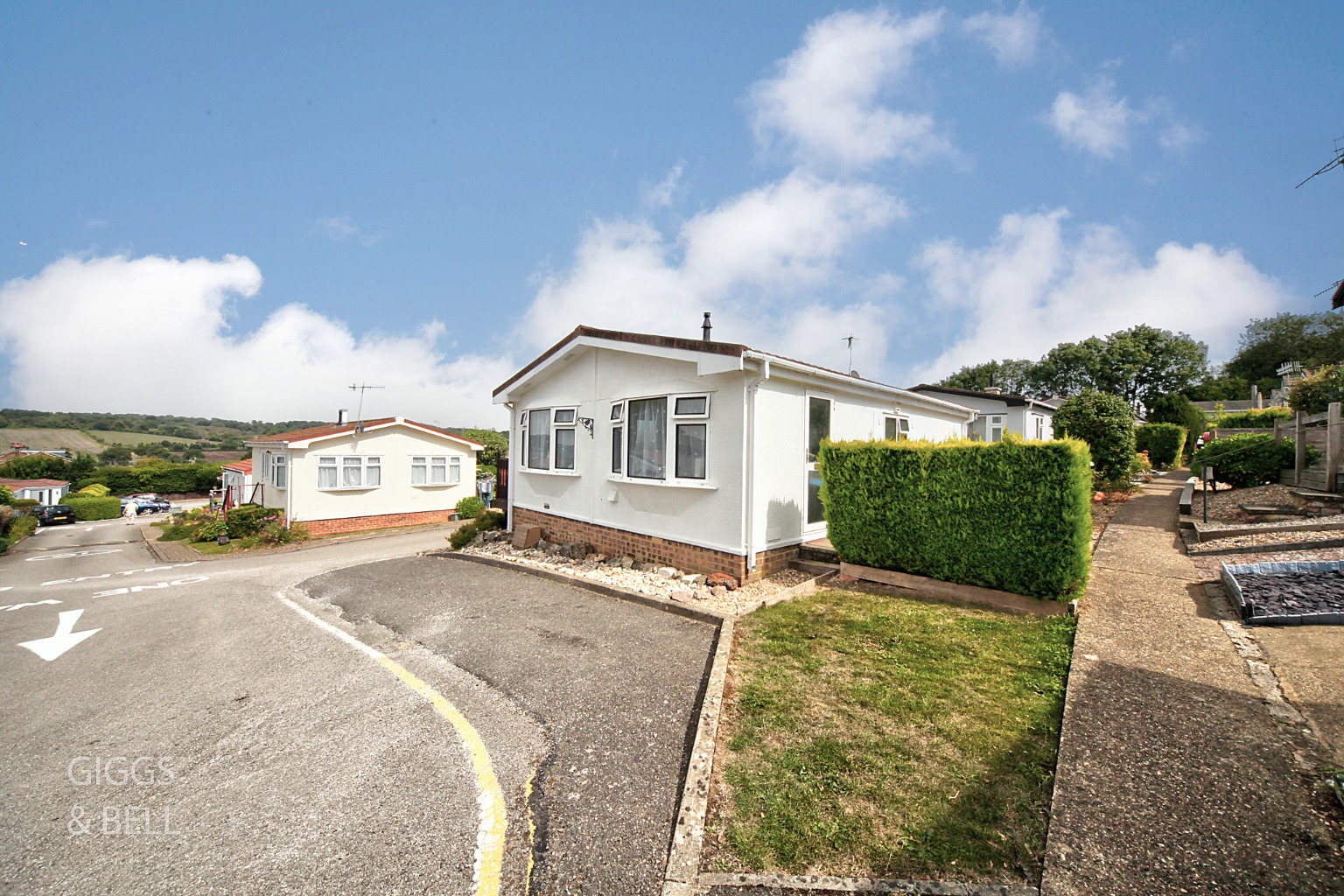2 bed park home for sale in Pine Walk, Berkhamsted, HP4 