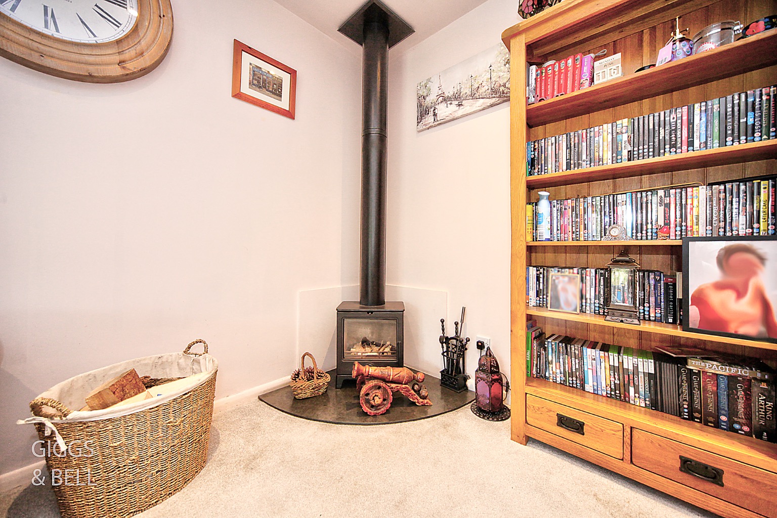 2 bed detached bungalow for sale in St Marys Rise, Hitchin  - Property Image 3