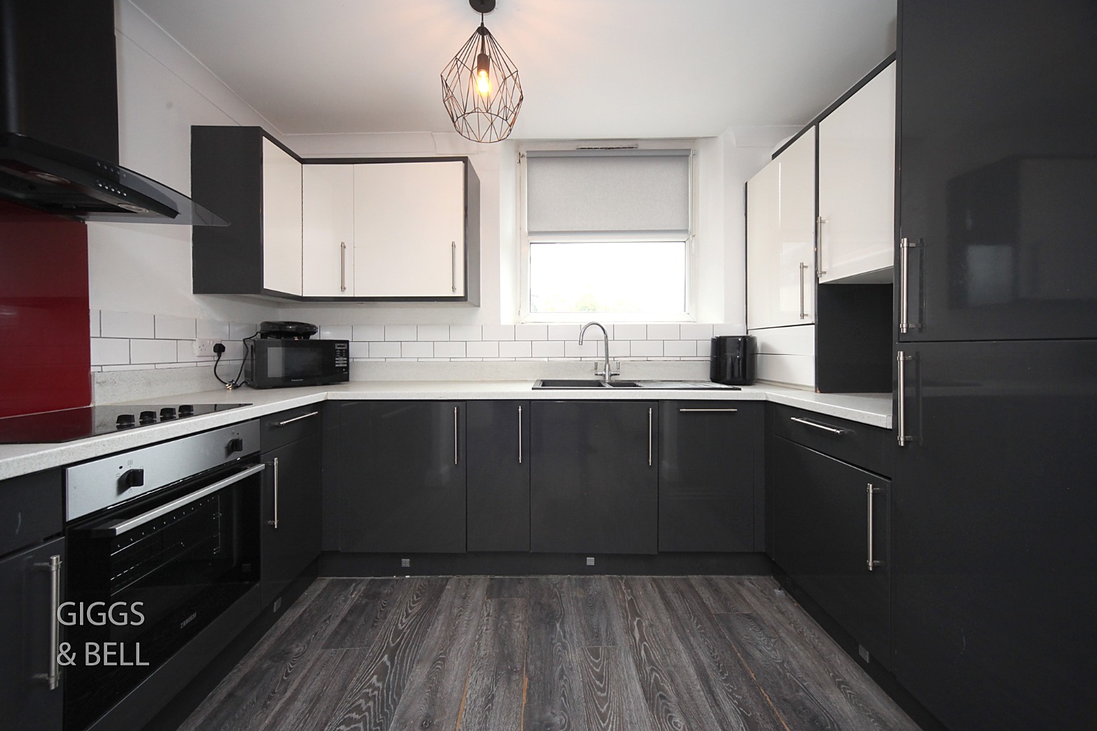 1 bed ground floor flat for sale in Cowper Street, Bedfordshire 2