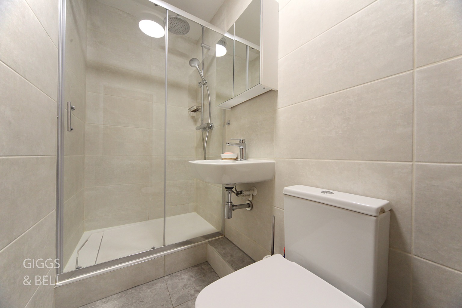 4 bed terraced house for sale in Stockwood Crescent, Bedfordshire 14