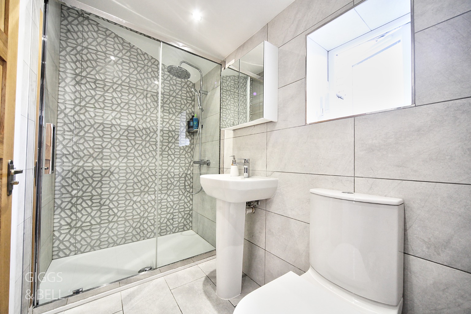 4 bed terraced house for sale in Stockwood Crescent, Bedfordshire 21