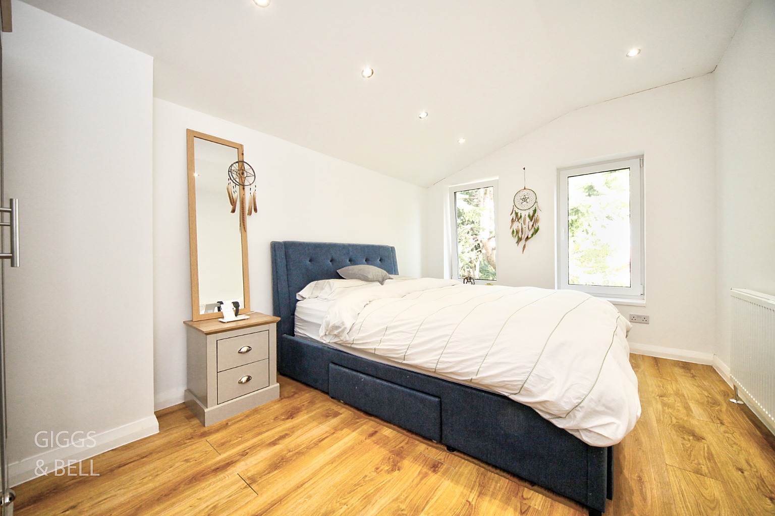 4 bed terraced house for sale in Stockwood Crescent, Bedfordshire 19