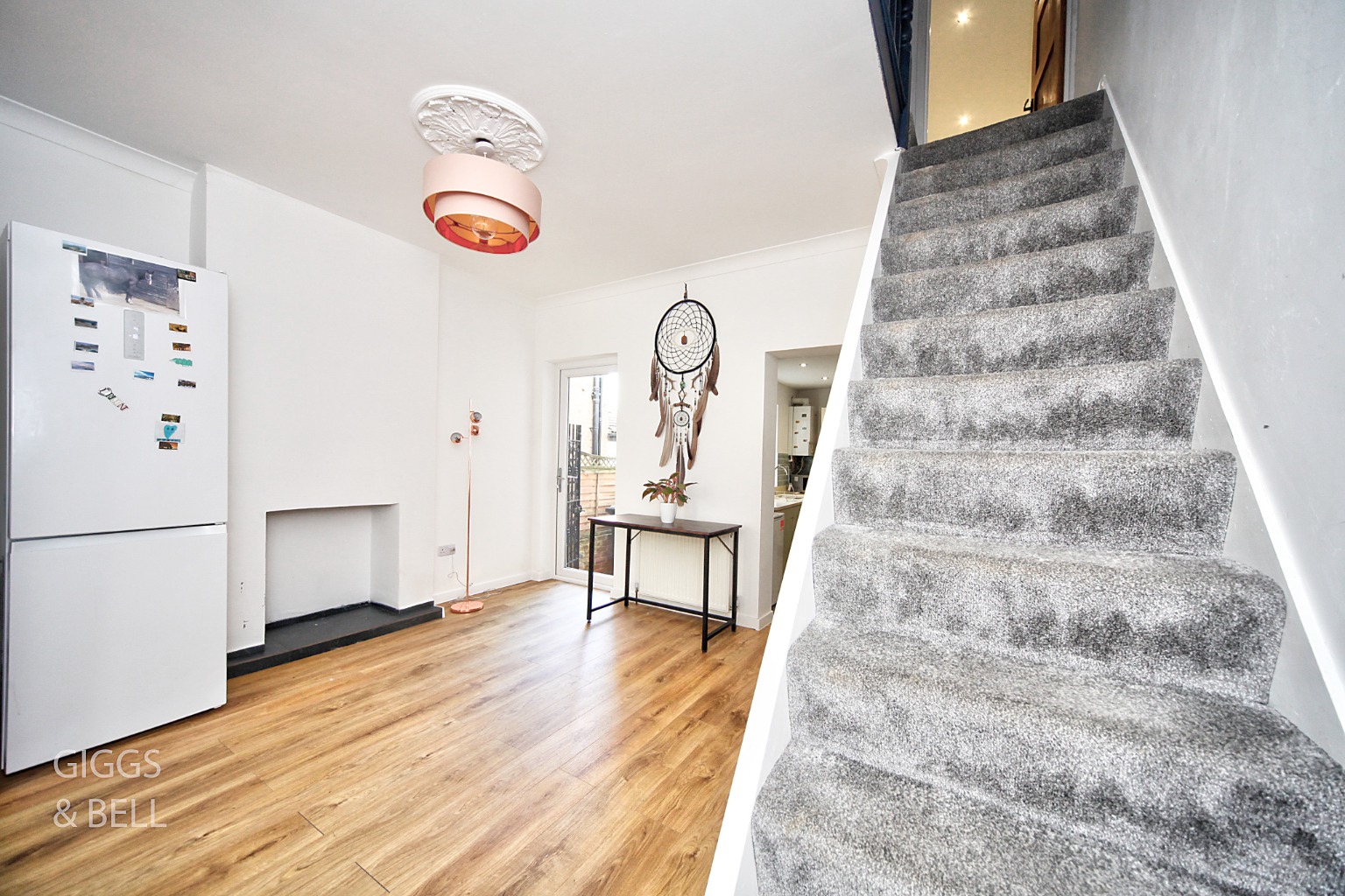 4 bed terraced house for sale in Stockwood Crescent, Bedfordshire  - Property Image 12