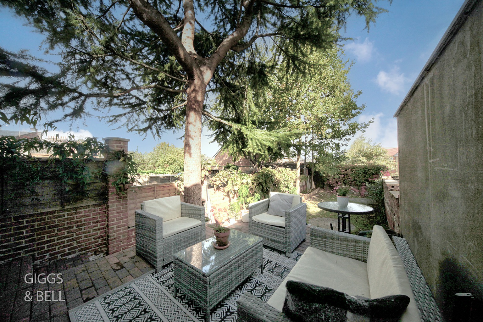 4 bed terraced house for sale in Stockwood Crescent, Bedfordshire 24