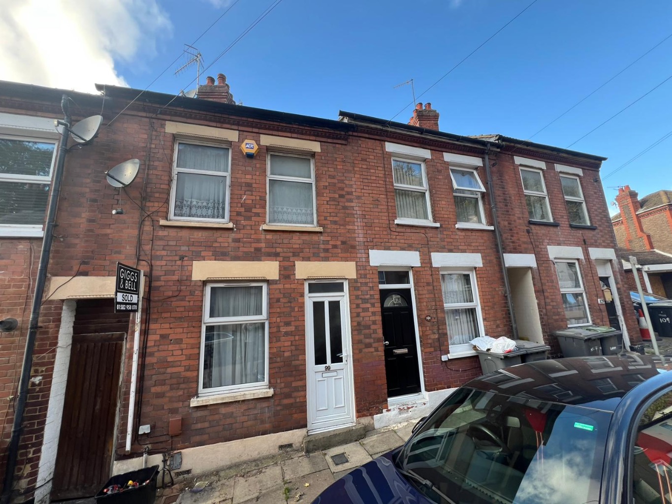 2 bed semi-detached house for sale in Hartley Road, Luton  - Property Image 1