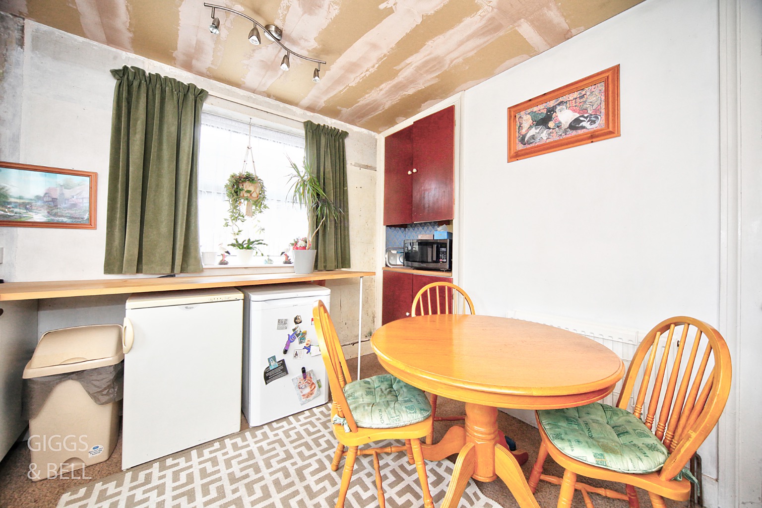 2 bed detached bungalow for sale in Wigmore Lane, Luton 11