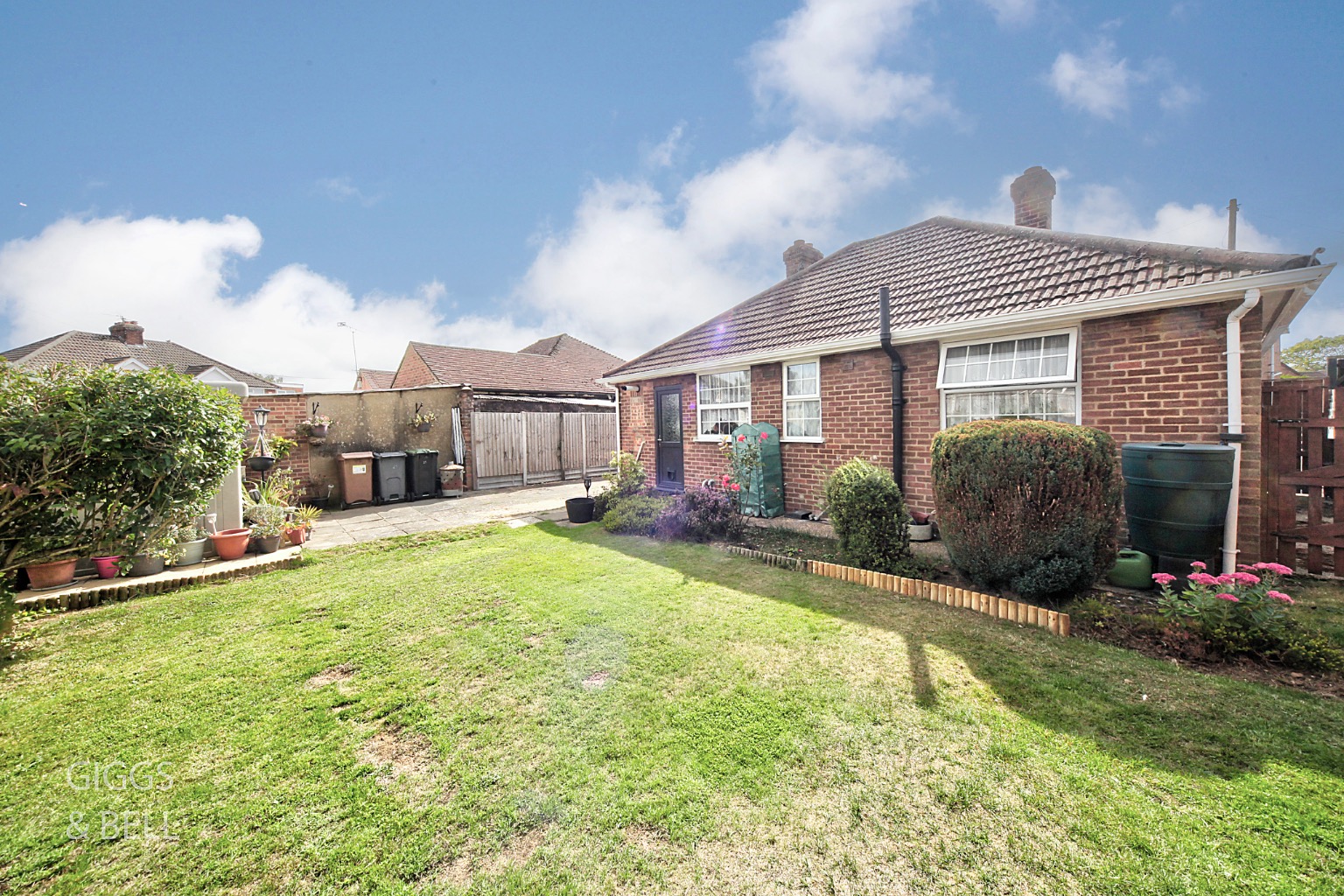 2 bed detached bungalow for sale in Wigmore Lane, Luton  - Property Image 15