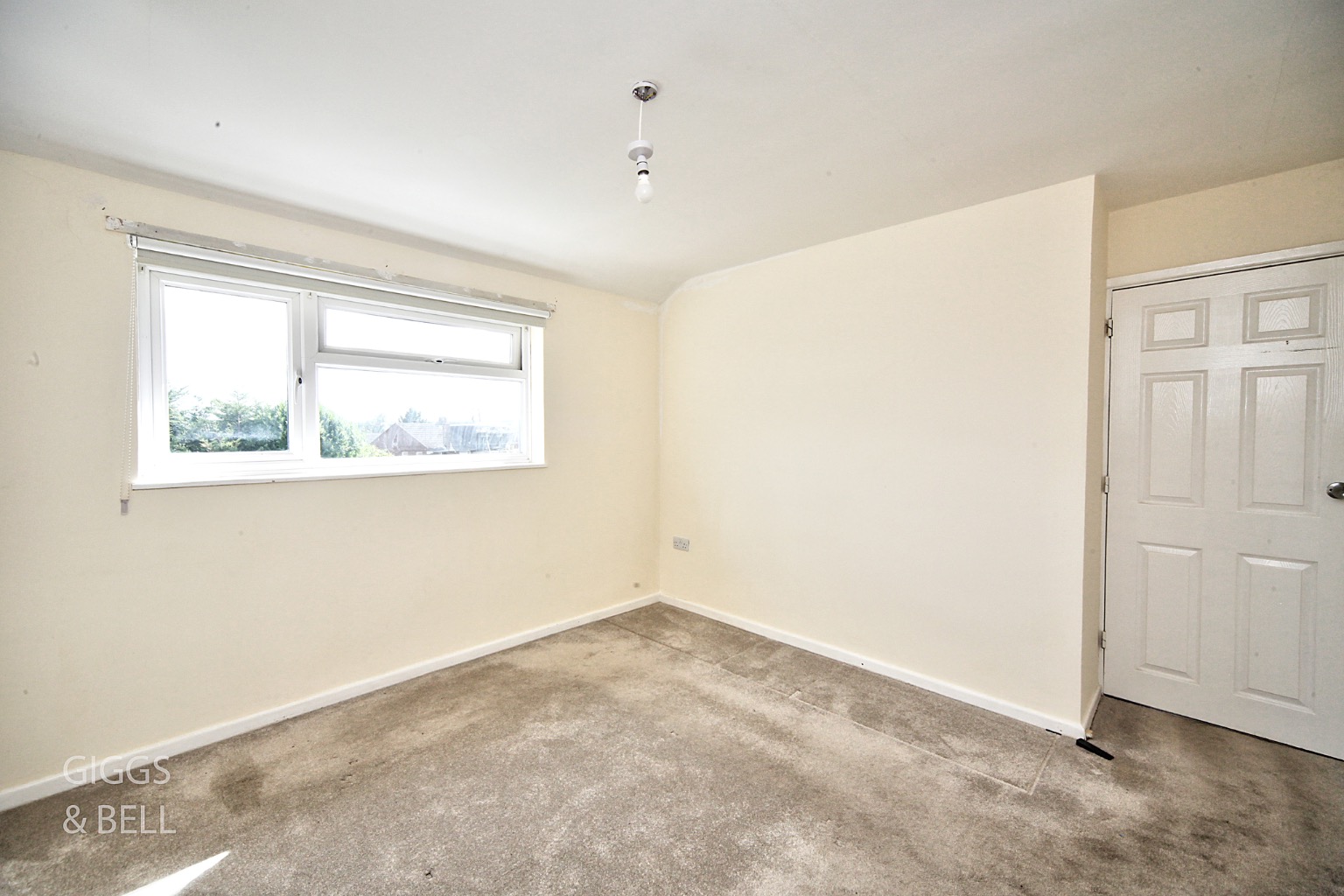 3 bed semi-detached house for sale in Sawtry Close, Luton  - Property Image 11