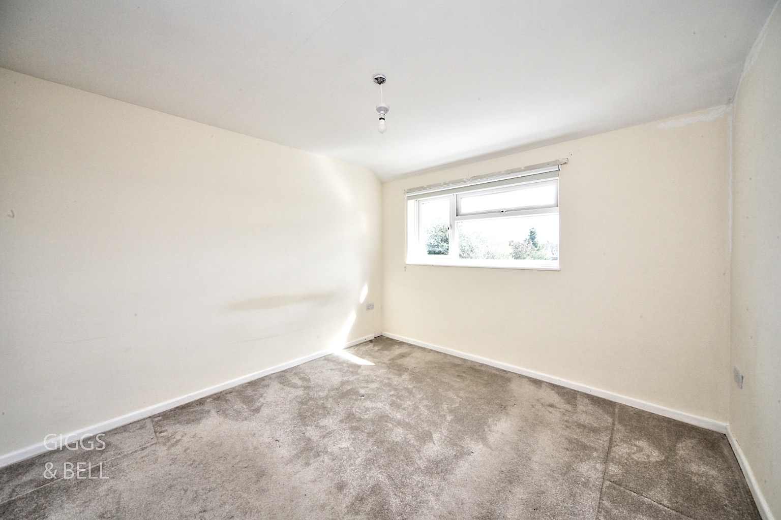 3 bed semi-detached house for sale in Sawtry Close, Luton 7