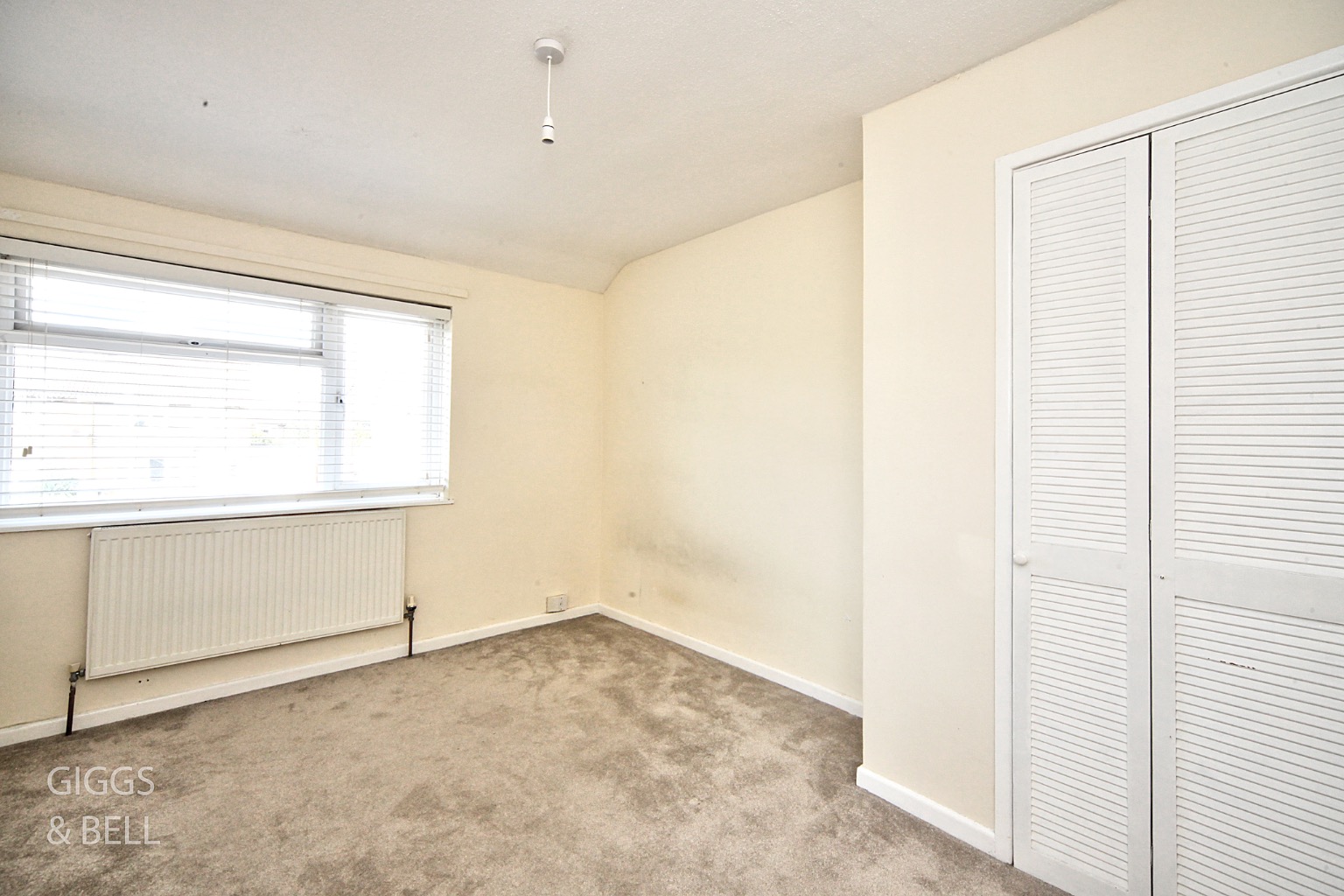 3 bed semi-detached house for sale in Sawtry Close, Luton  - Property Image 9