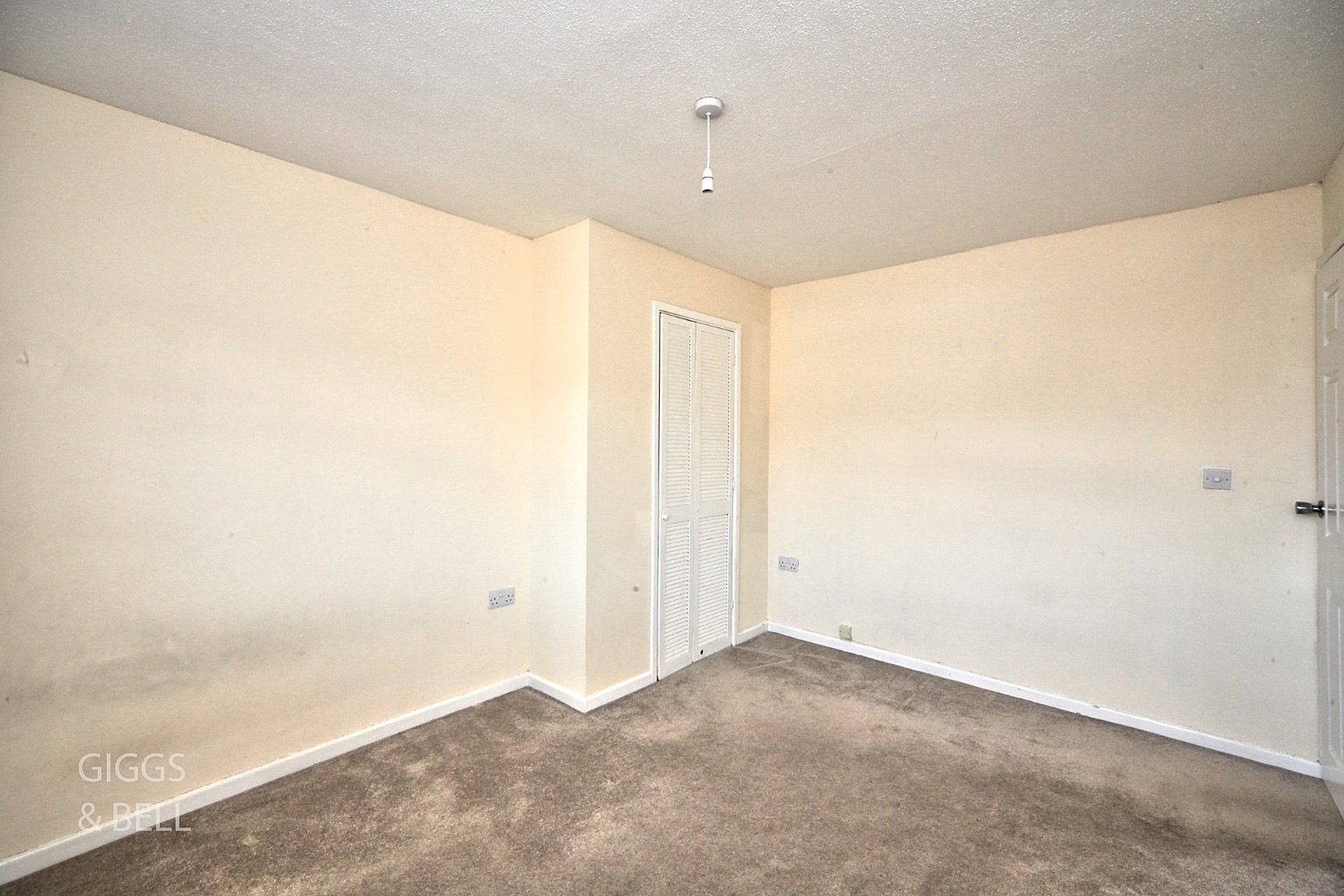 3 bed semi-detached house for sale in Sawtry Close, Luton 9