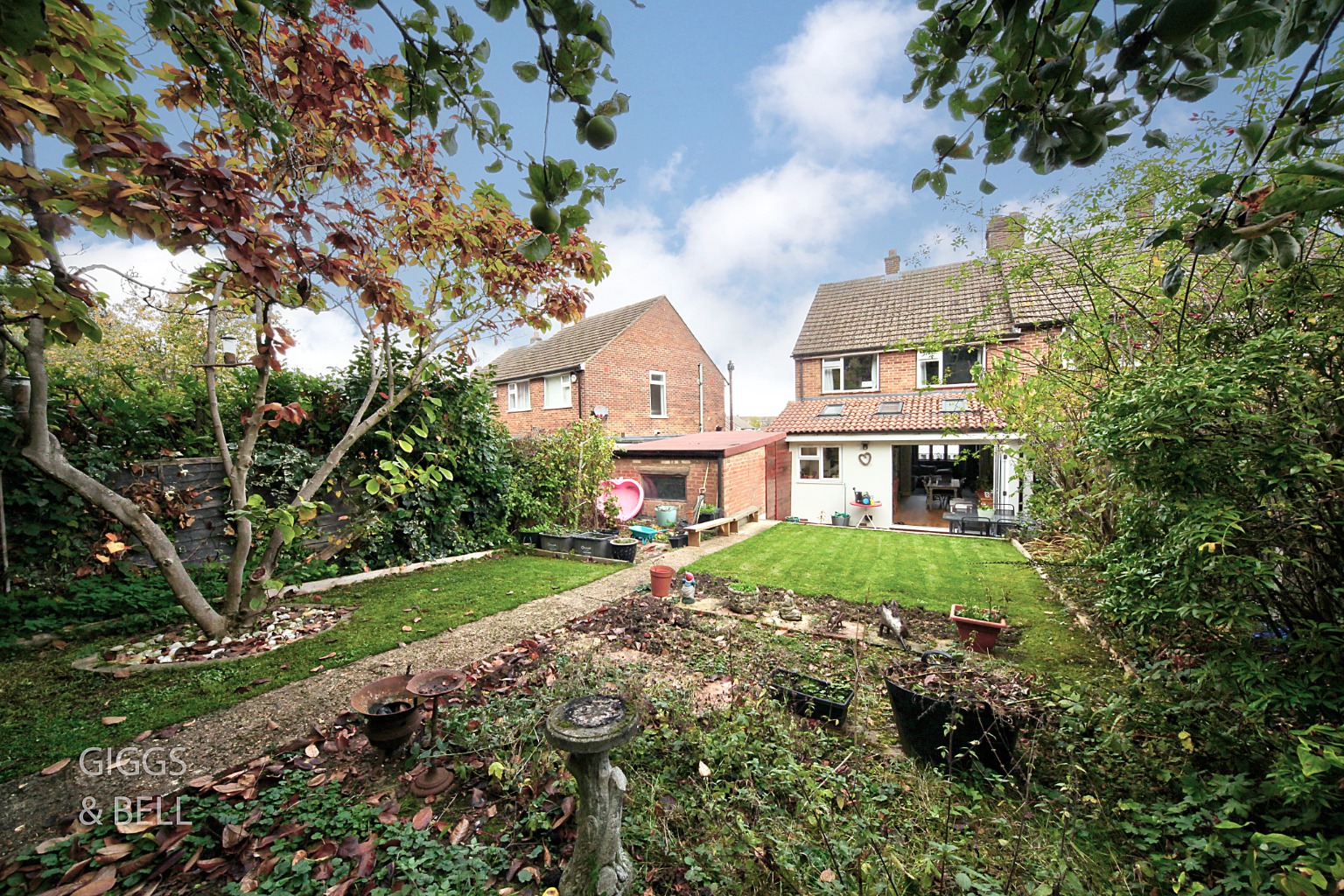 3 bed semi-detached house for sale in Hillary Crescent, Luton  - Property Image 27