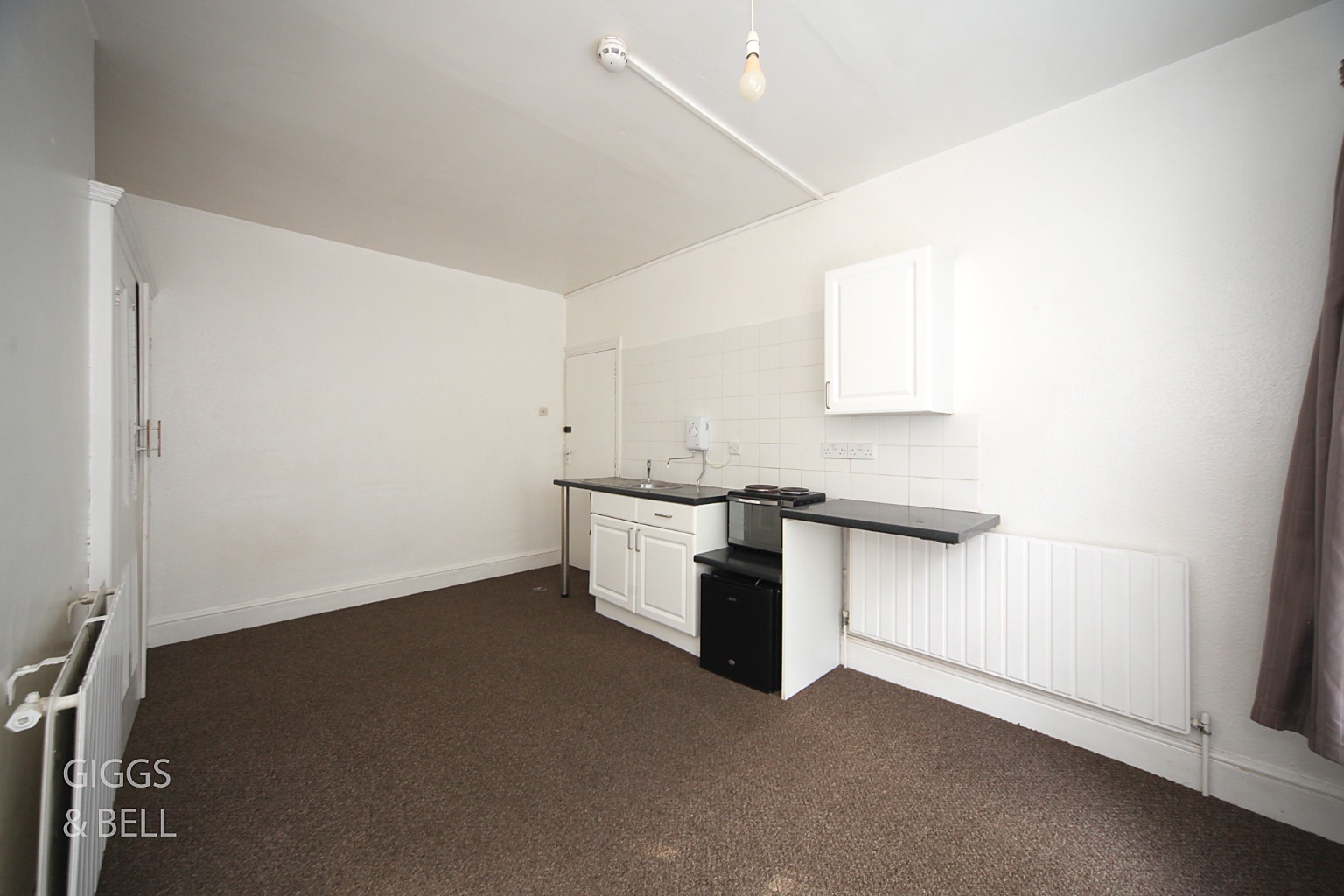 7 bed semi-detached house for sale in Ashburnham Road, Luton  - Property Image 13