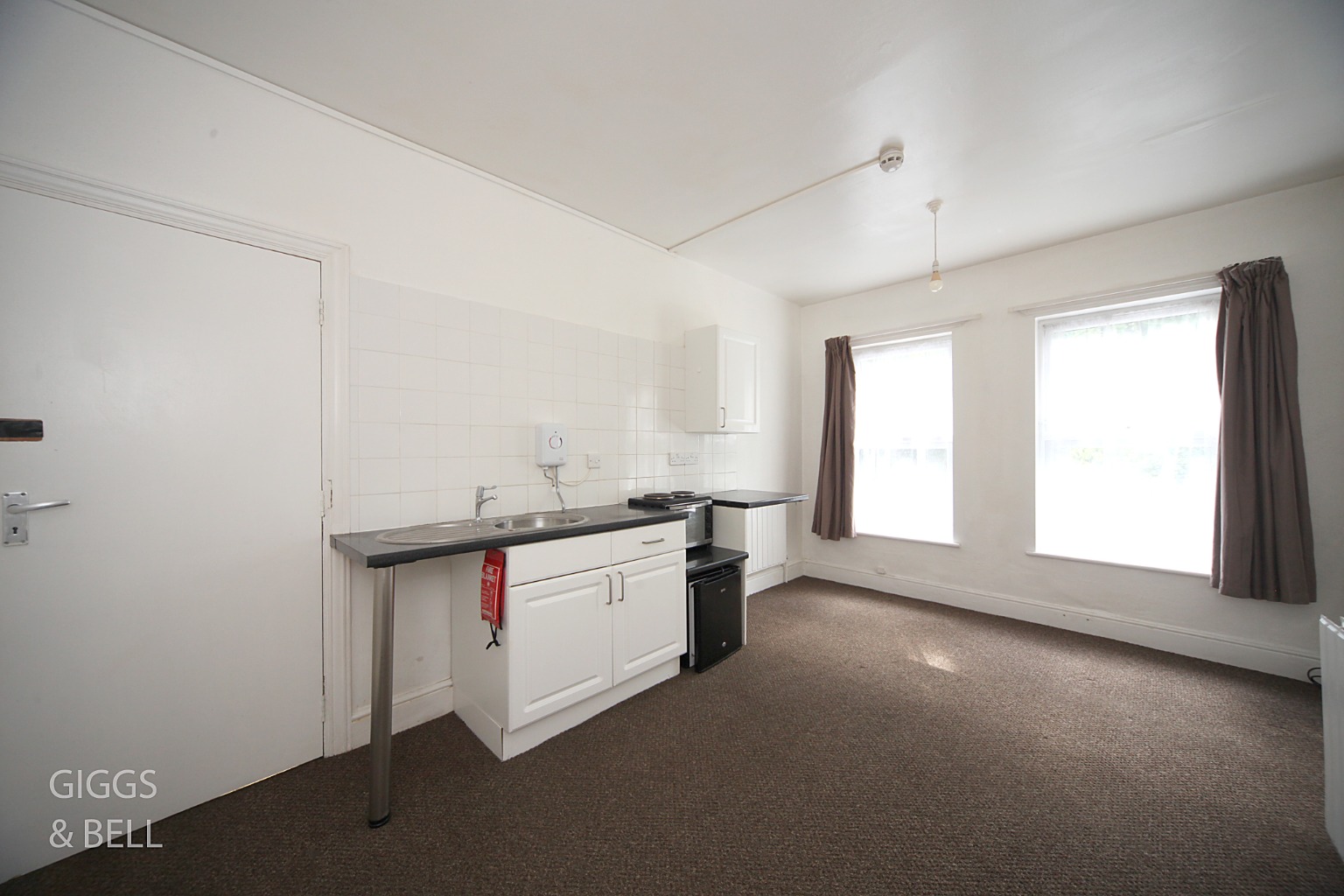 7 bed semi-detached house for sale in Ashburnham Road, Luton  - Property Image 12