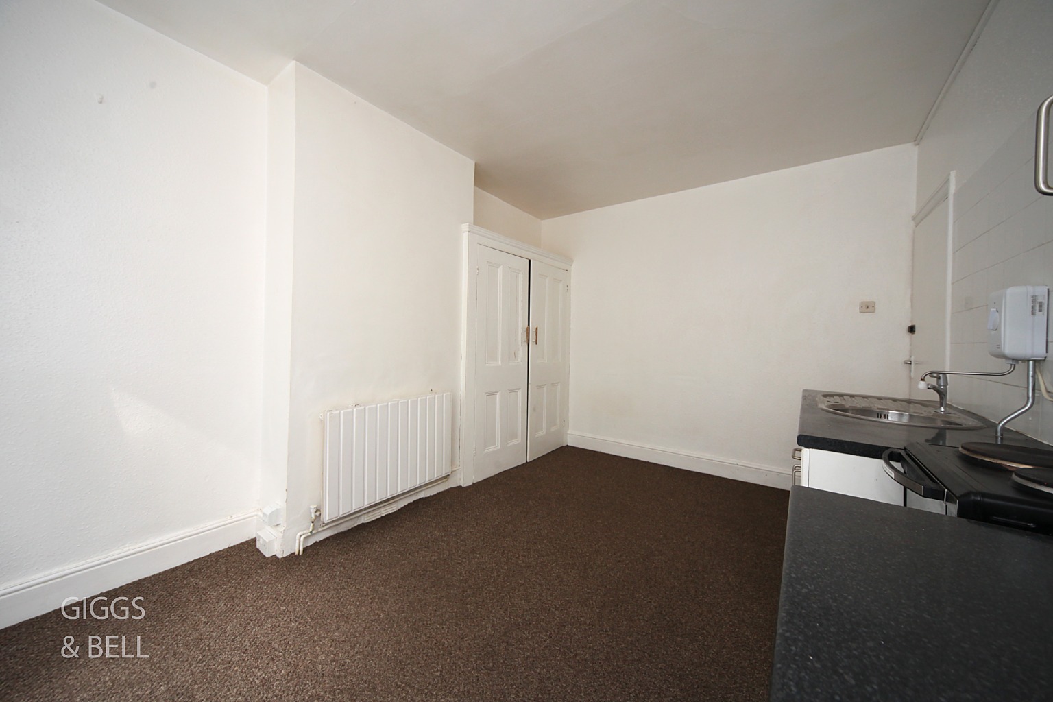 7 bed semi-detached house for sale in Ashburnham Road, Luton  - Property Image 14