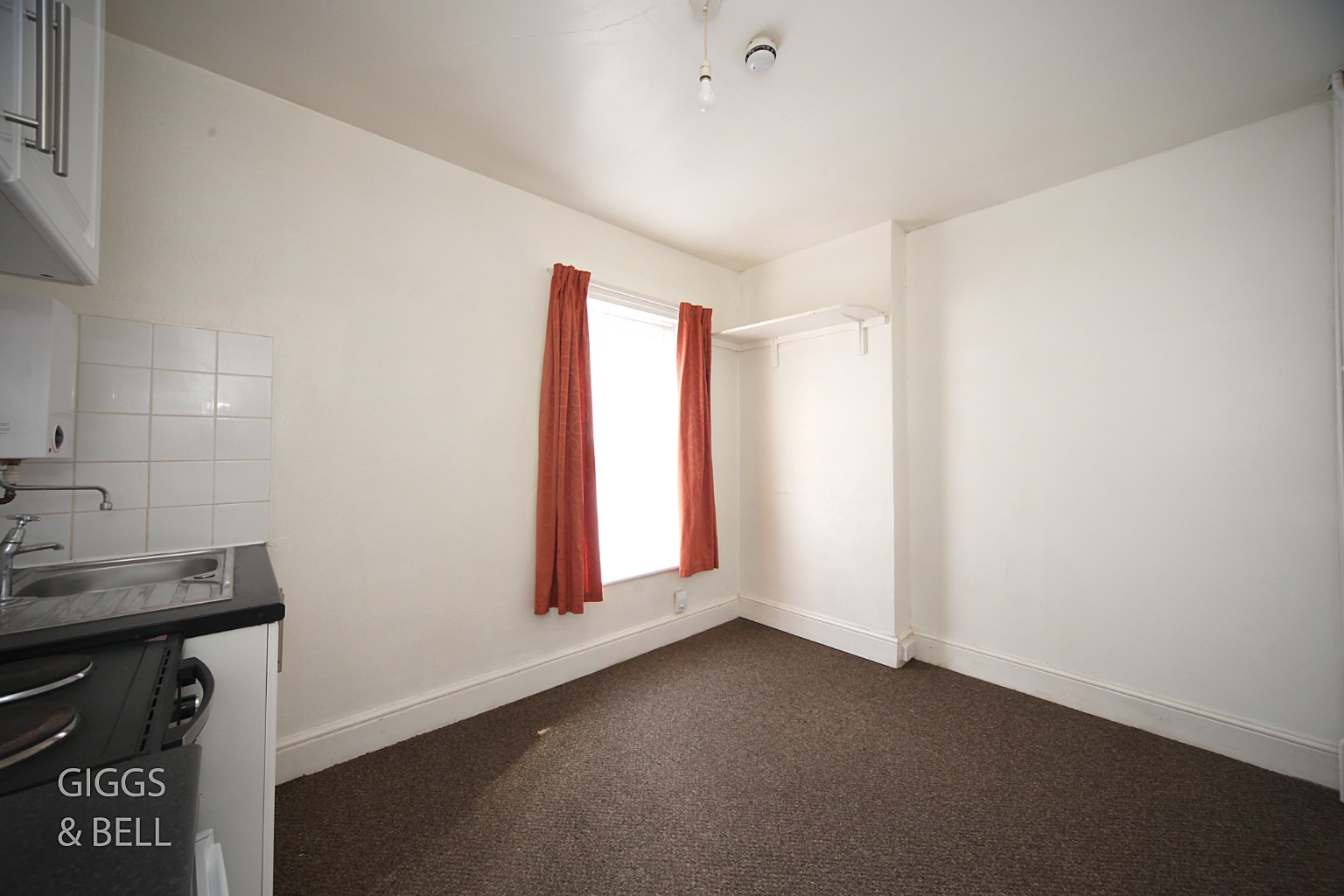 7 bed semi-detached house for sale in Ashburnham Road, Luton  - Property Image 16