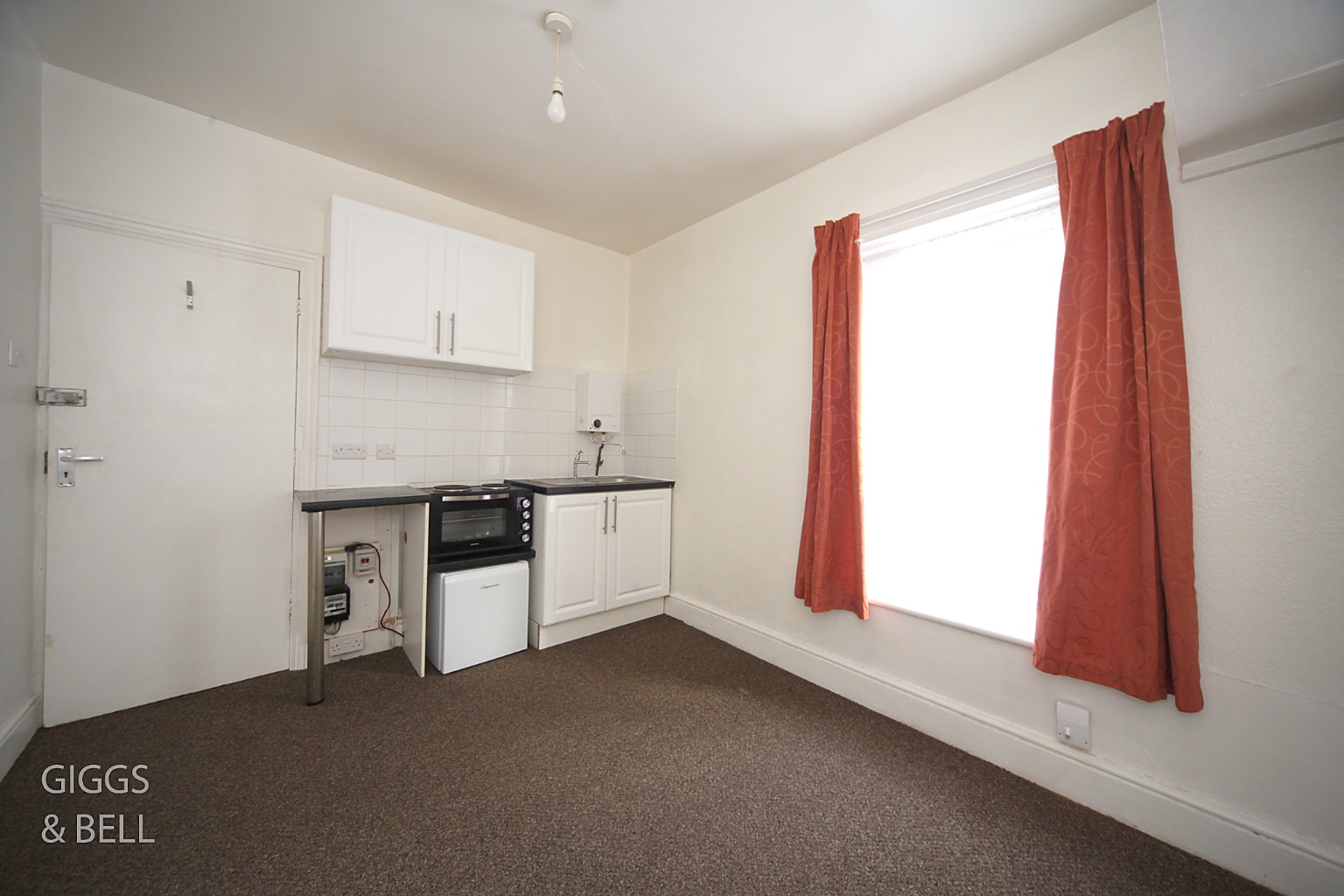 7 bed semi-detached house for sale in Ashburnham Road, Luton  - Property Image 18