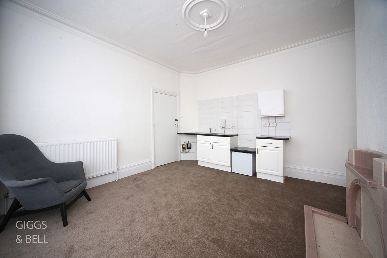 7 bed semi-detached house for sale in Ashburnham Road, Luton  - Property Image 17