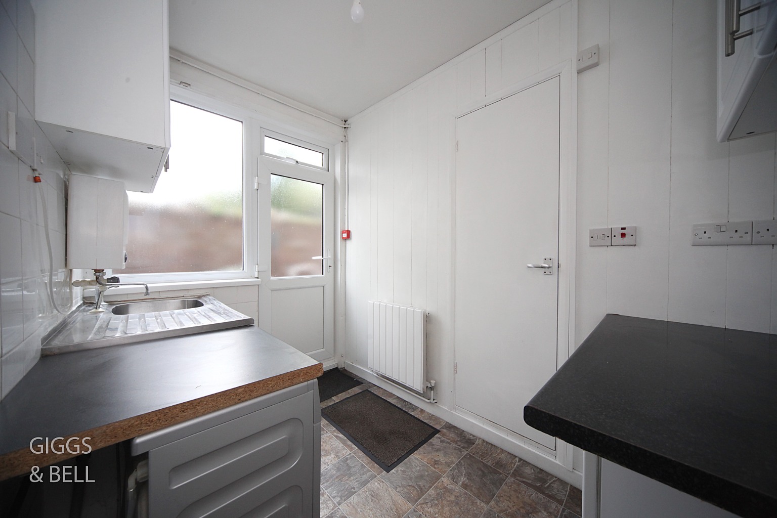 7 bed semi-detached house for sale in Ashburnham Road, Luton  - Property Image 19