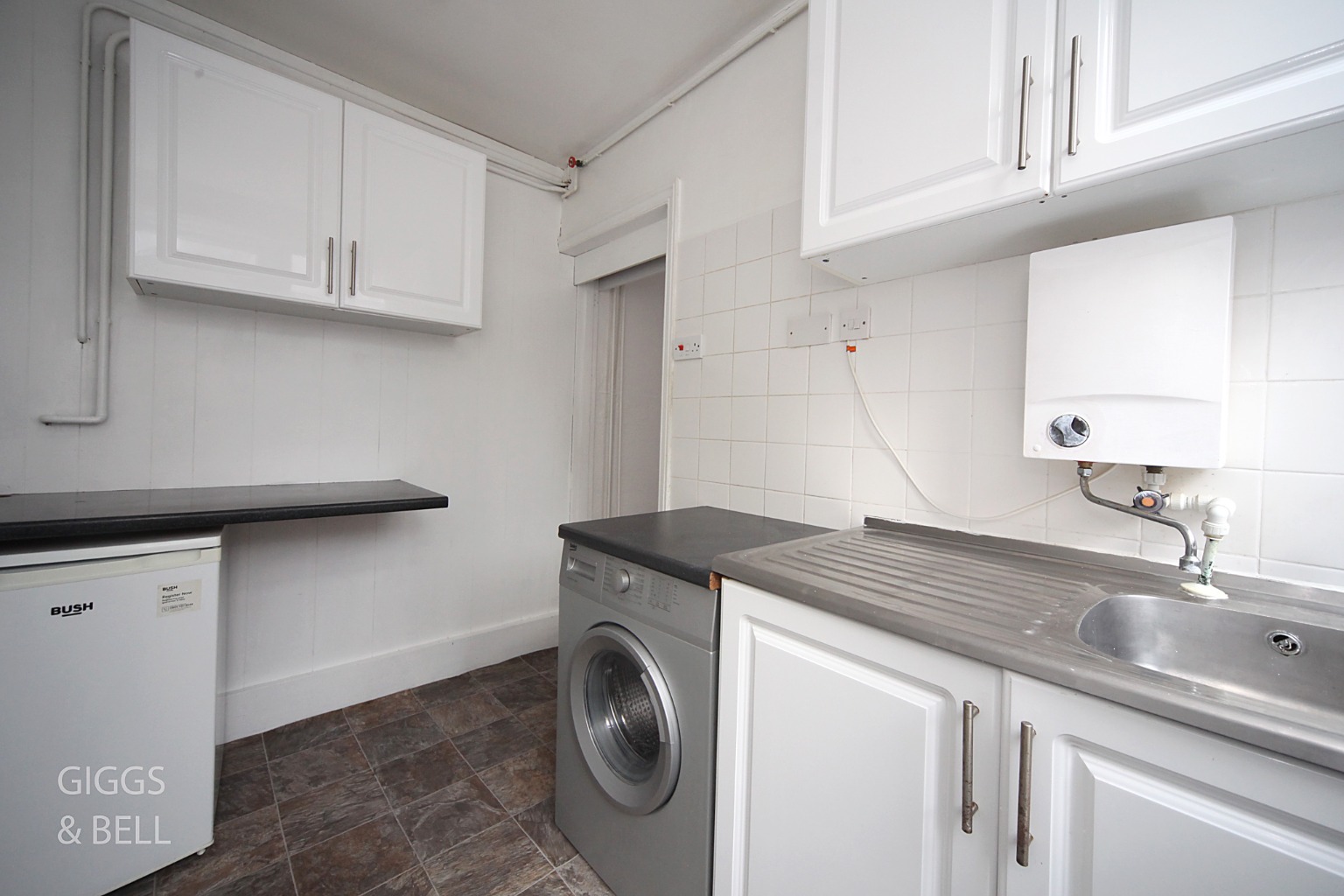 7 bed semi-detached house for sale in Ashburnham Road, Luton  - Property Image 28