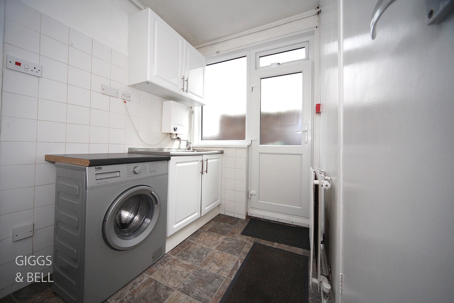 7 bed semi-detached house for sale in Ashburnham Road, Luton  - Property Image 27