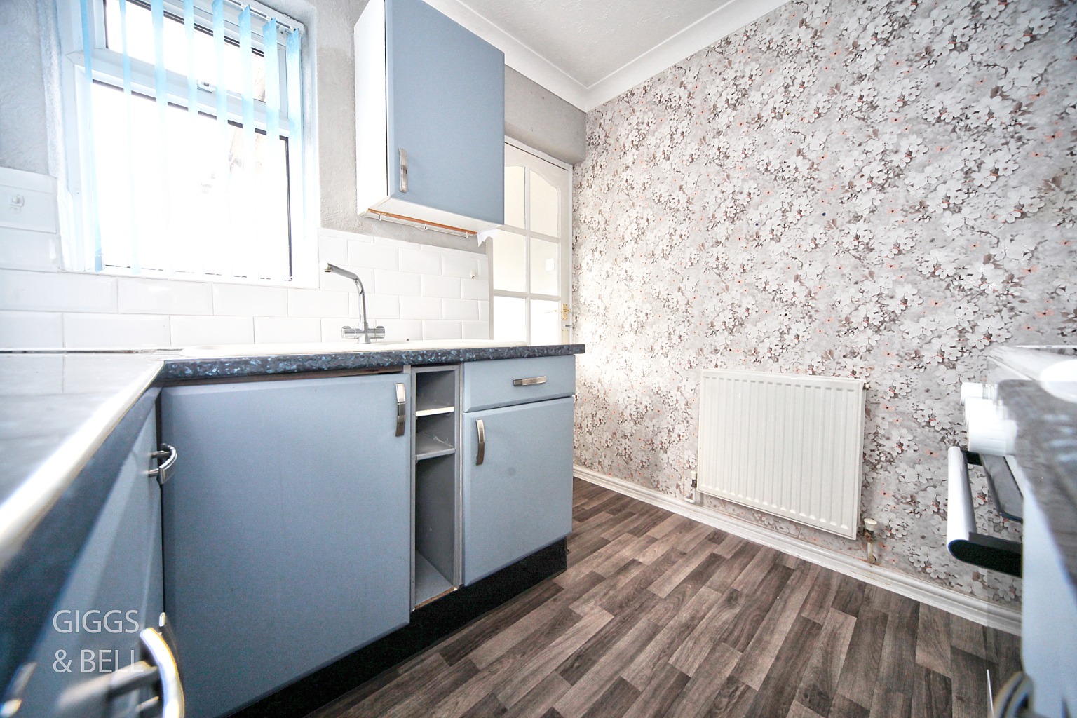 2 bed semi-detached bungalow for sale in Hathaway Close, Luton  - Property Image 10