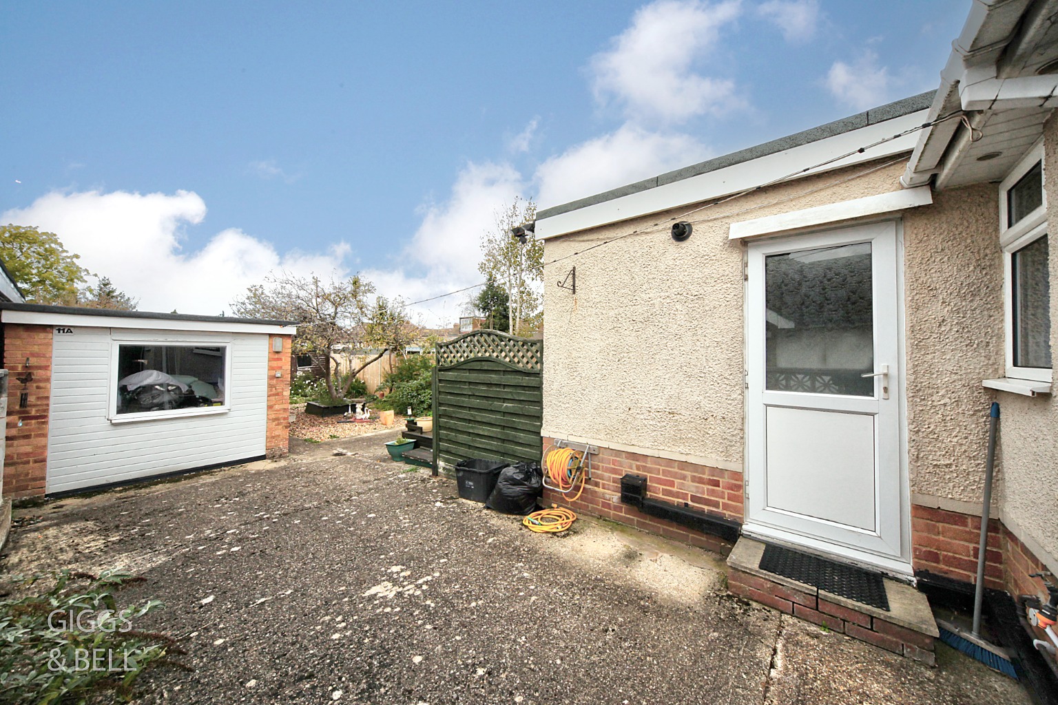 2 bed semi-detached bungalow for sale in Hathaway Close, Luton  - Property Image 17