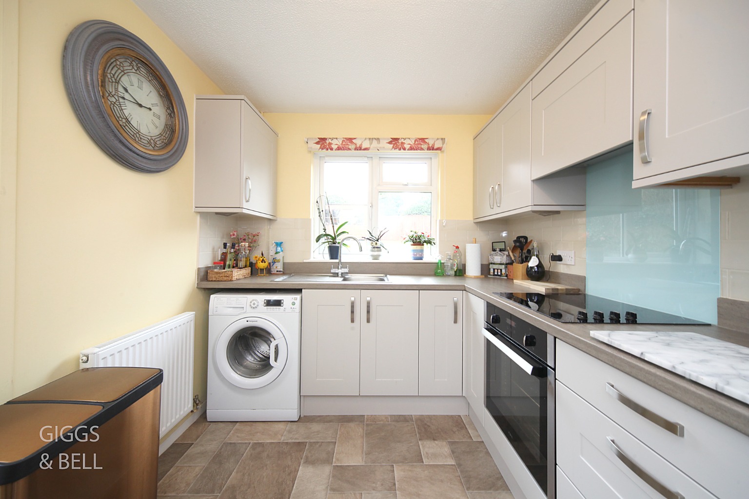 4 bed detached house for sale in Glenfield Road, Luton  - Property Image 7