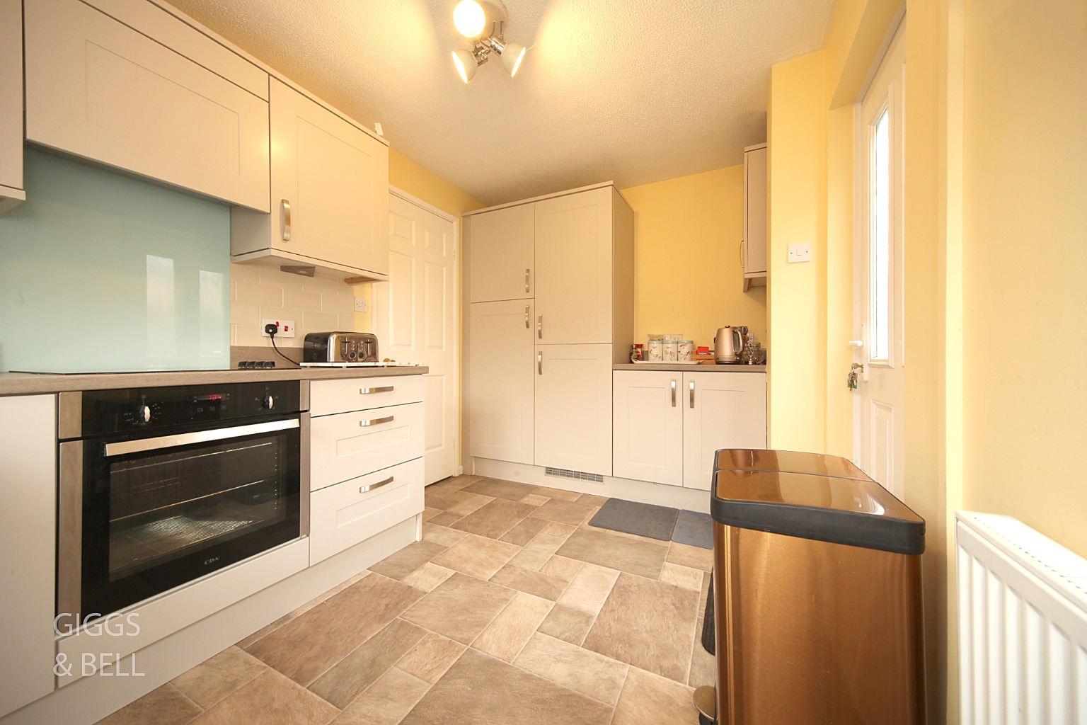 4 bed detached house for sale in Glenfield Road, Luton 7