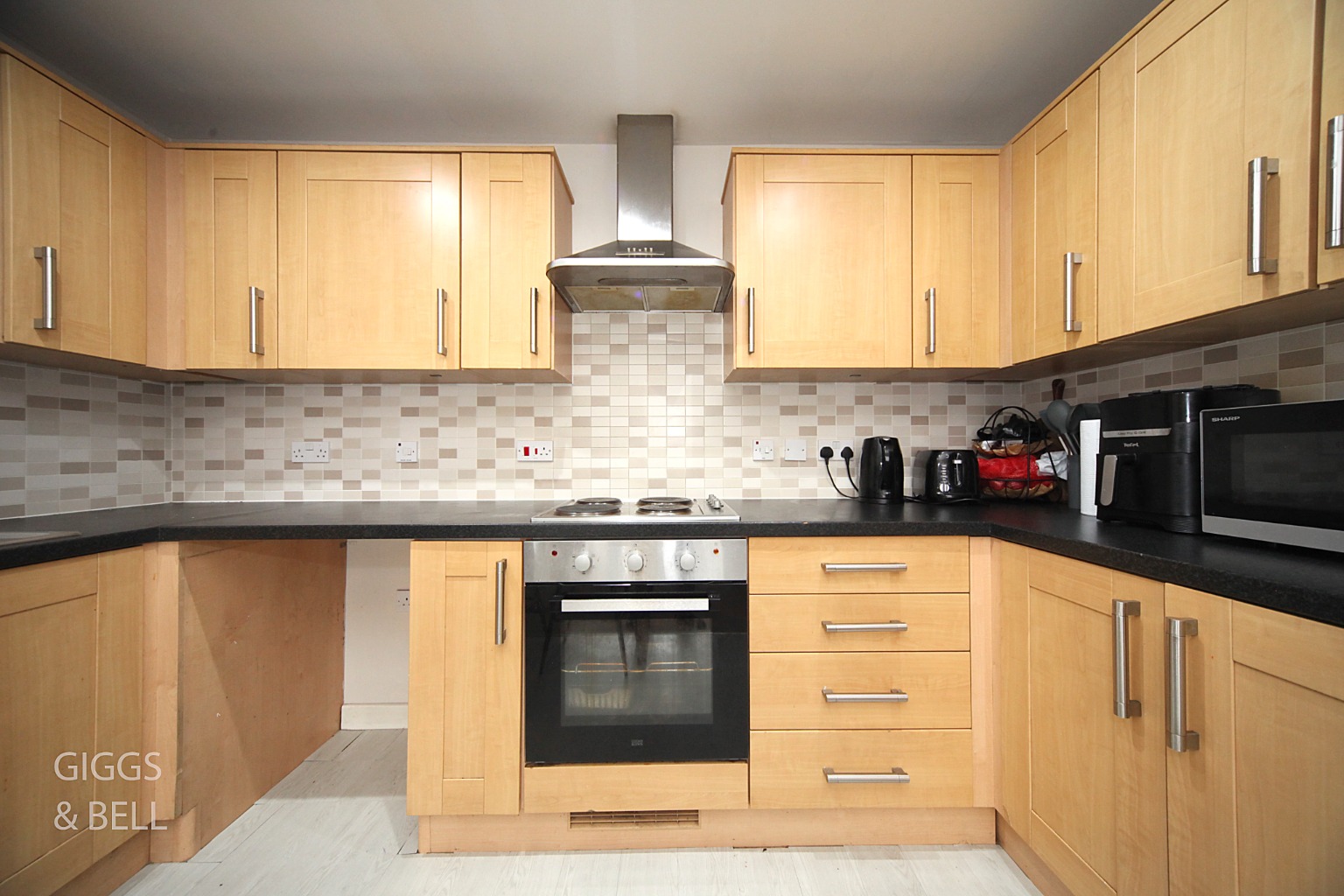 2 bed flat for sale in Holly Street, Luton  - Property Image 6