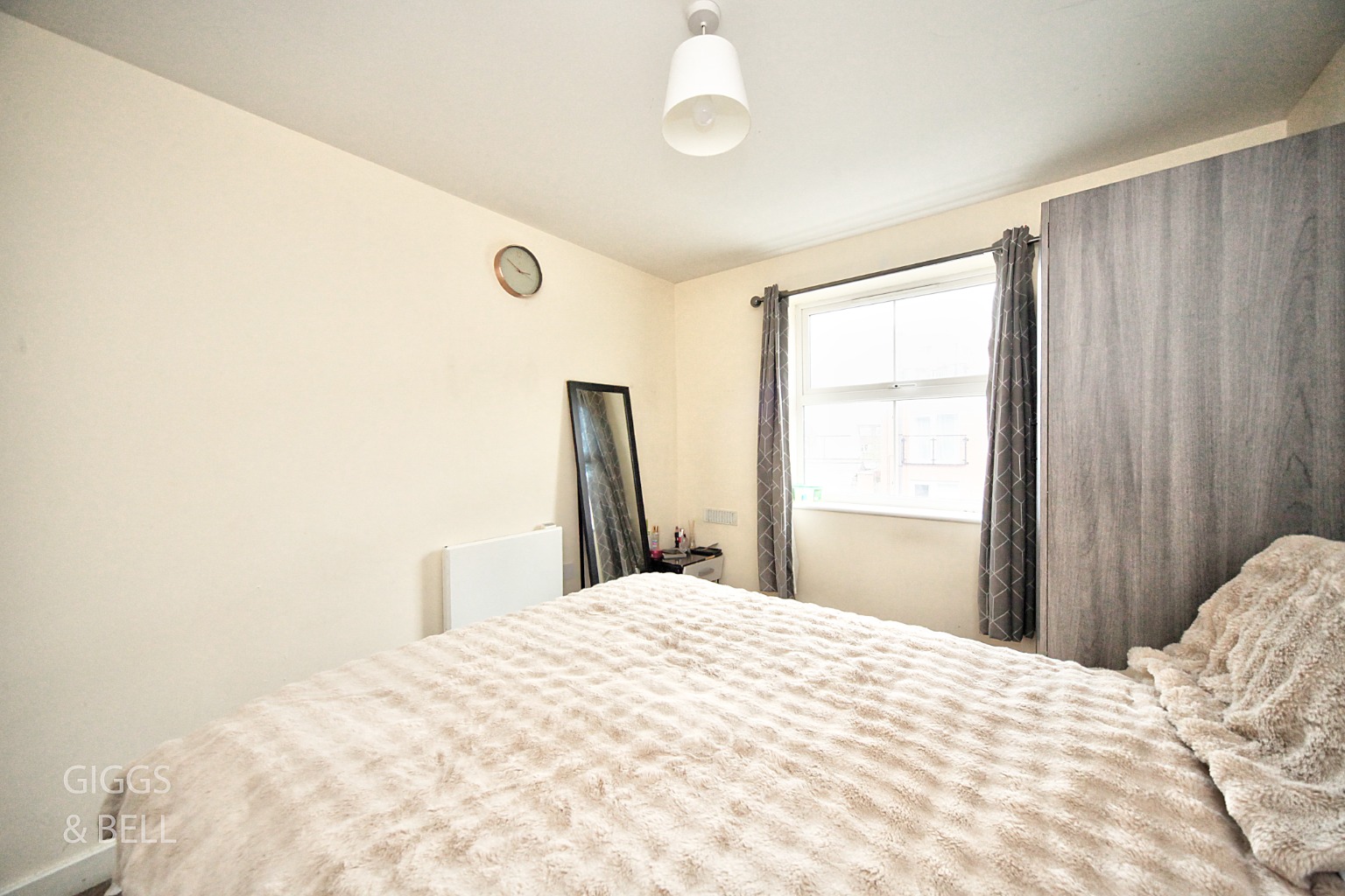 2 bed flat for sale in Holly Street, Luton 8