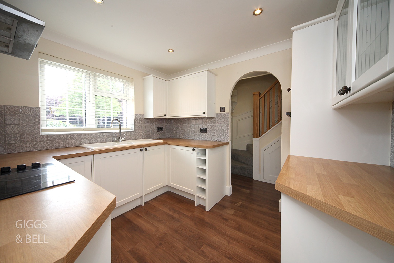 3 bed semi-detached house for sale in Laxton Close, Luton 4