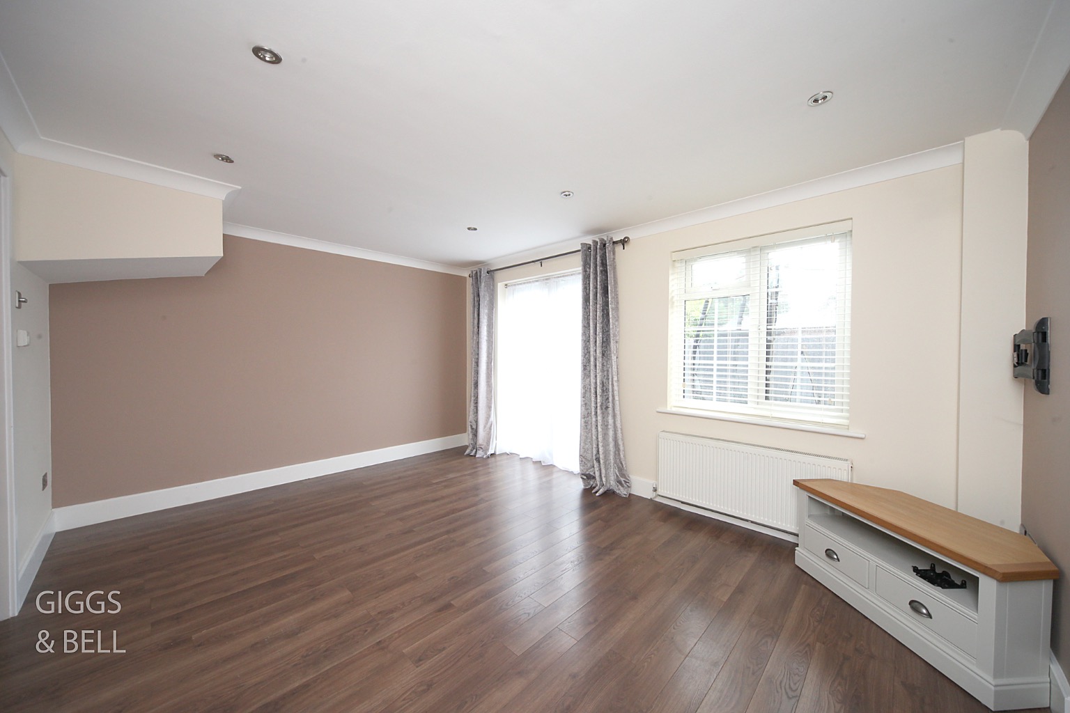 3 bed semi-detached house for sale in Laxton Close, Luton  - Property Image 8