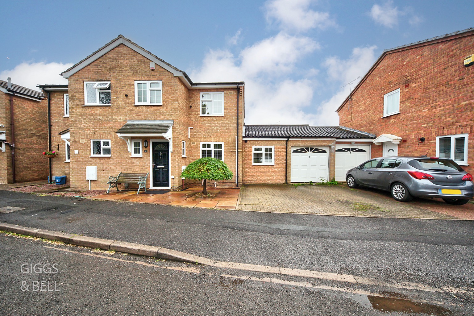 3 bed semi-detached house for sale in Laxton Close, Luton, LU2 