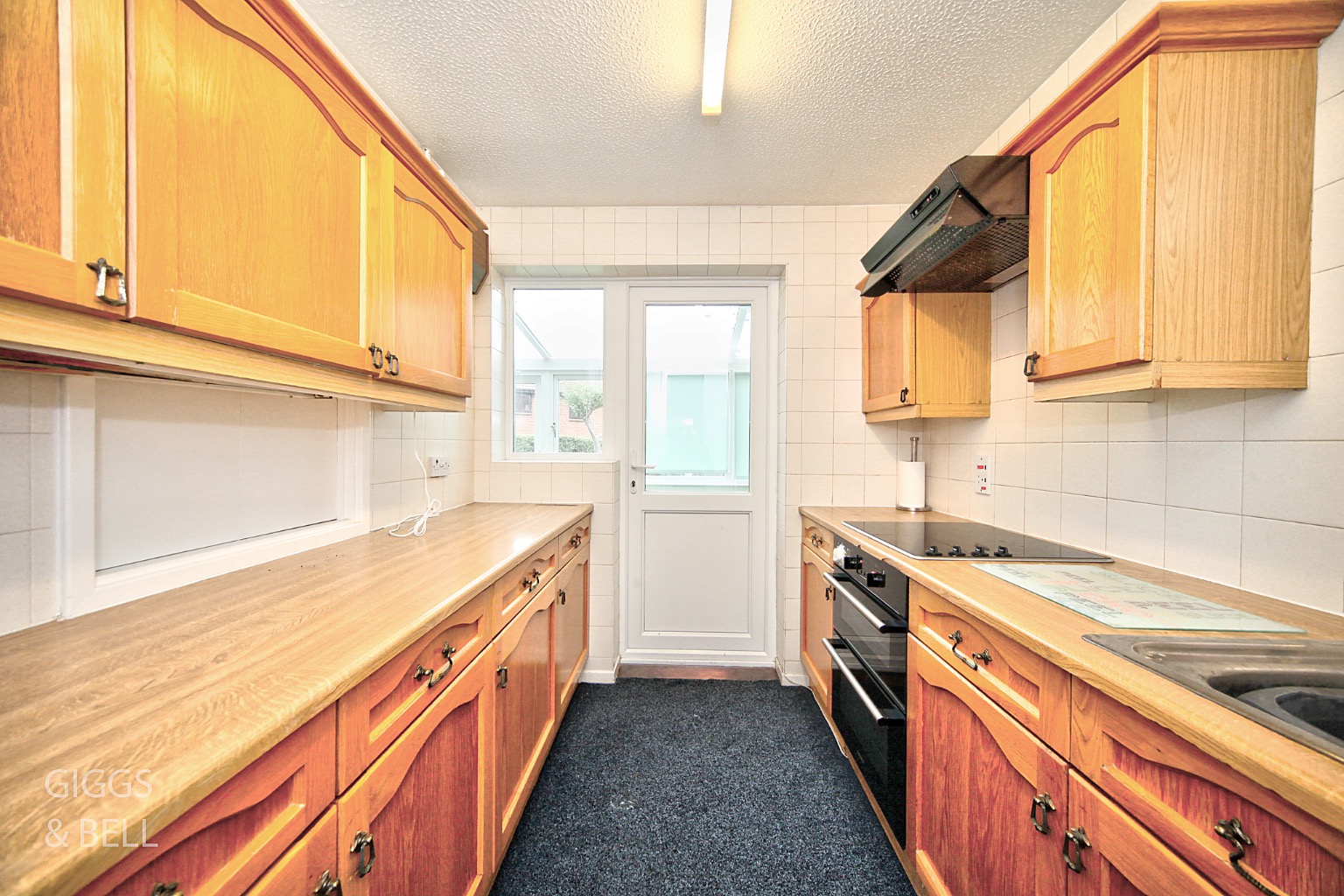3 bed link detached house for sale in Redmire Close, Luton  - Property Image 6