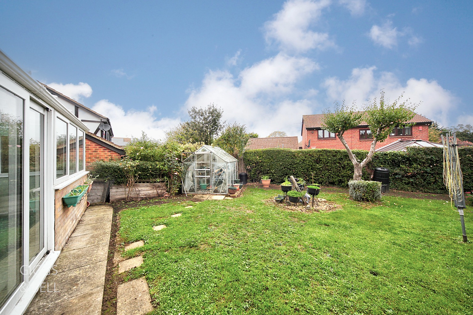 3 bed link detached house for sale in Redmire Close, Luton 15