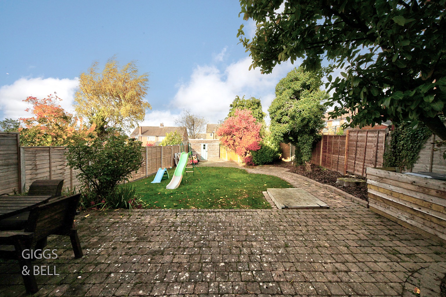 3 bed semi-detached house for sale in Redwood Drive, Luton 16