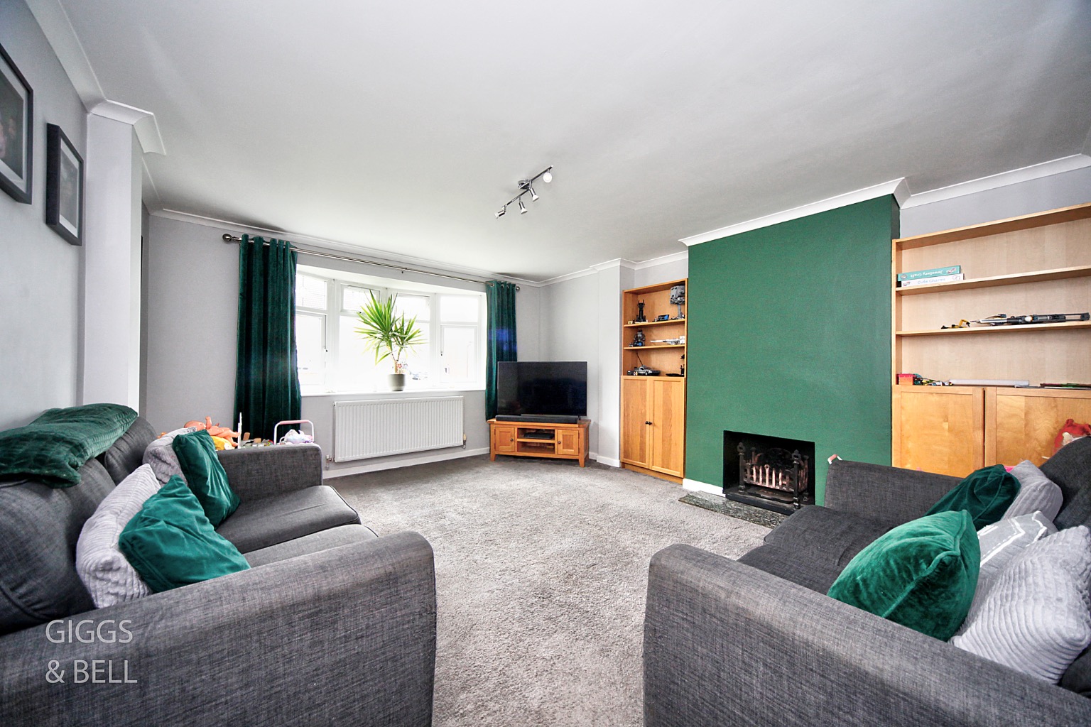 3 bed semi-detached house for sale in Redwood Drive, Luton 1