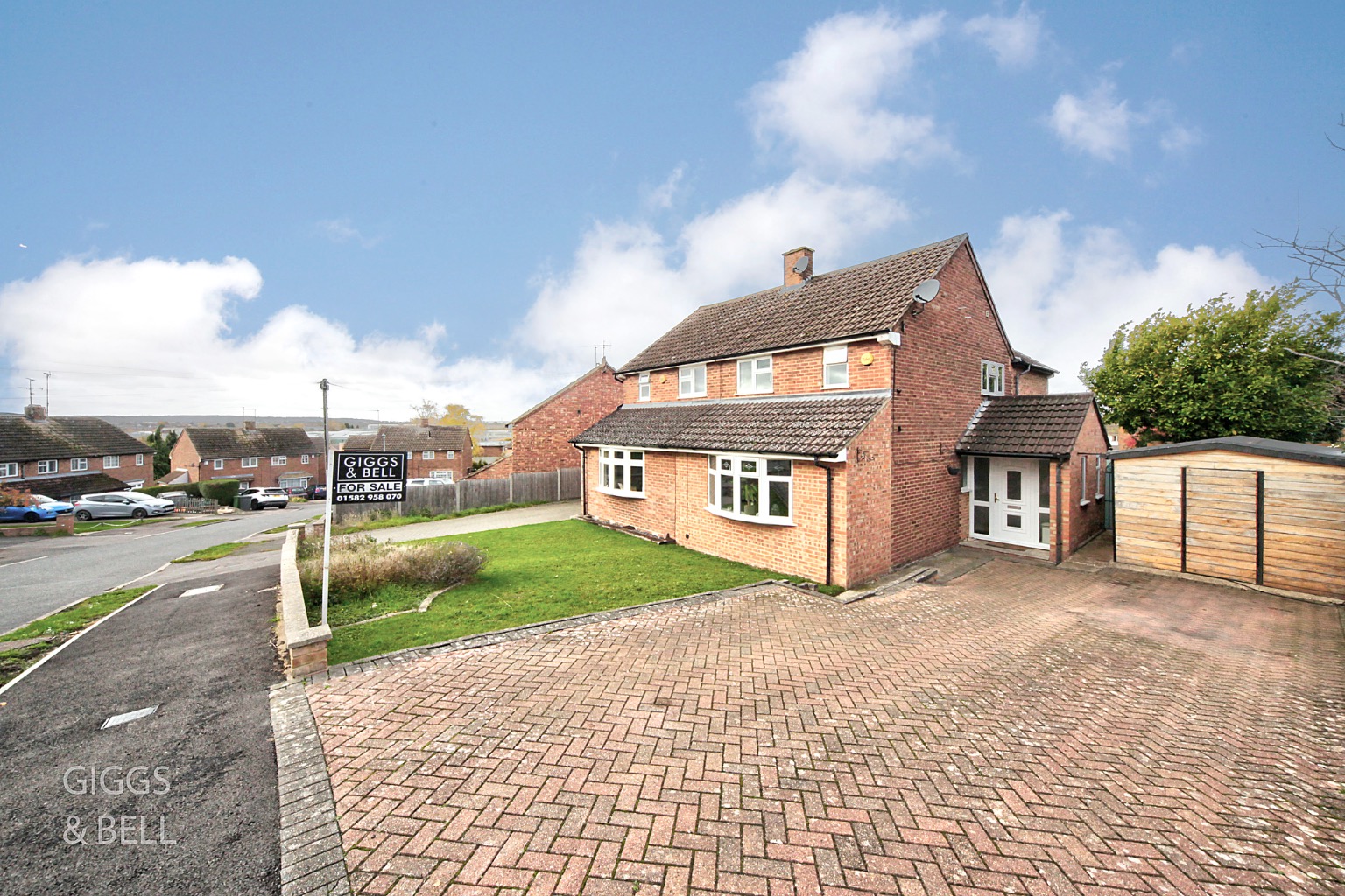 3 bed semi-detached house for sale in Redwood Drive, Luton, LU3 