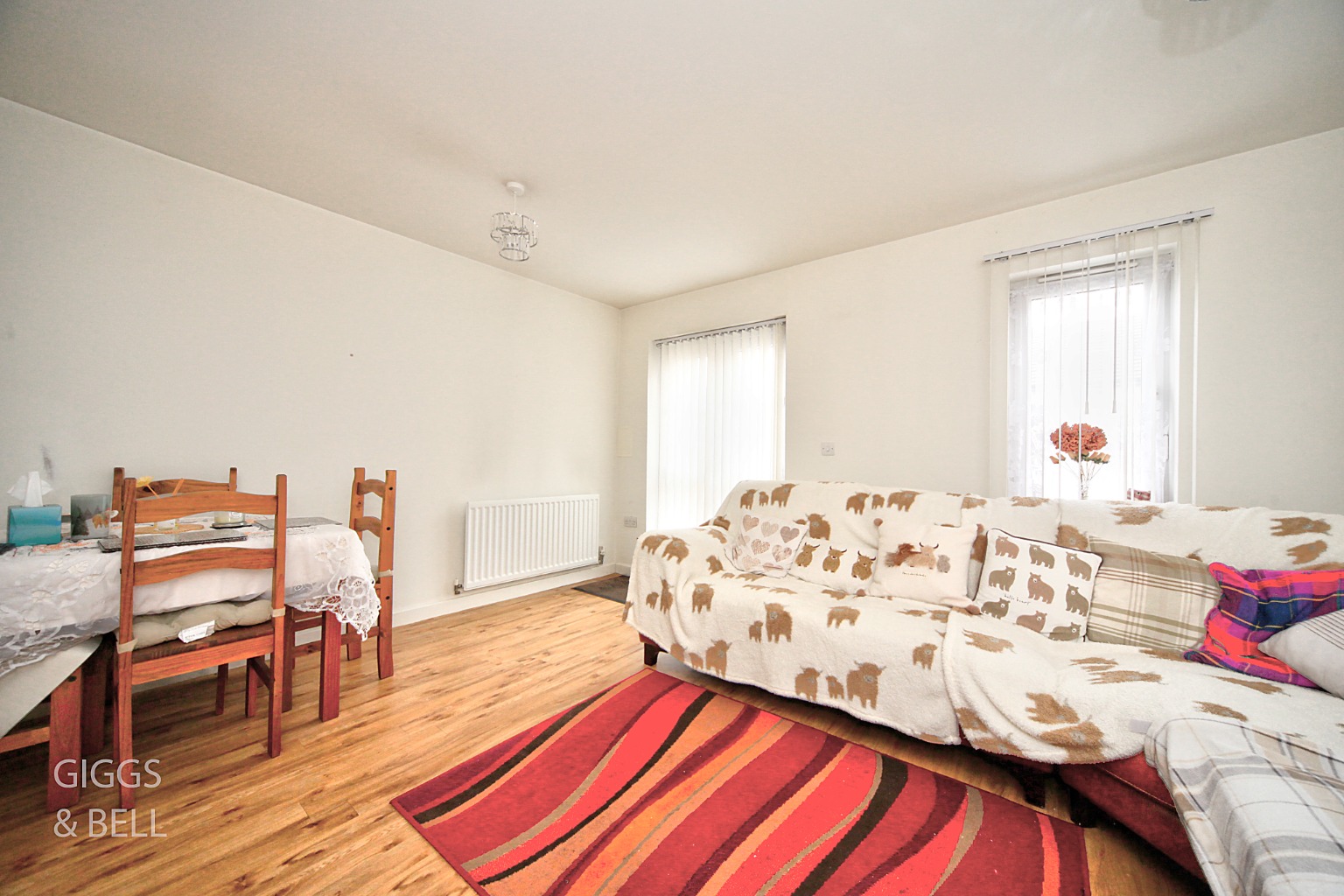 2 bed terraced house for sale in Falks Hill, Luton 1