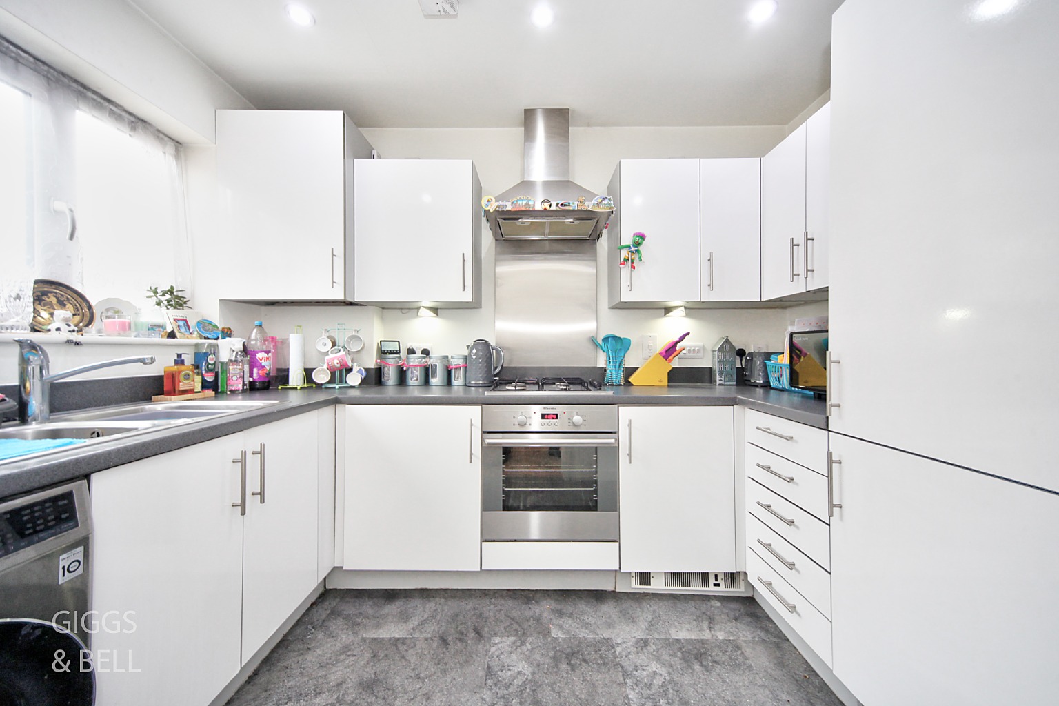 2 bed terraced house for sale in Falks Hill, Luton  - Property Image 6