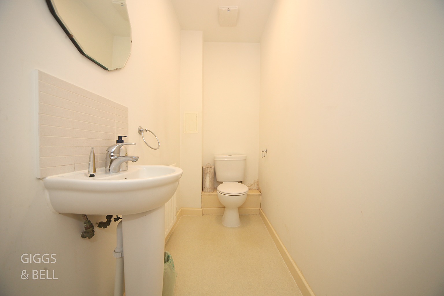 2 bed terraced house for sale in Falks Hill, Luton  - Property Image 5
