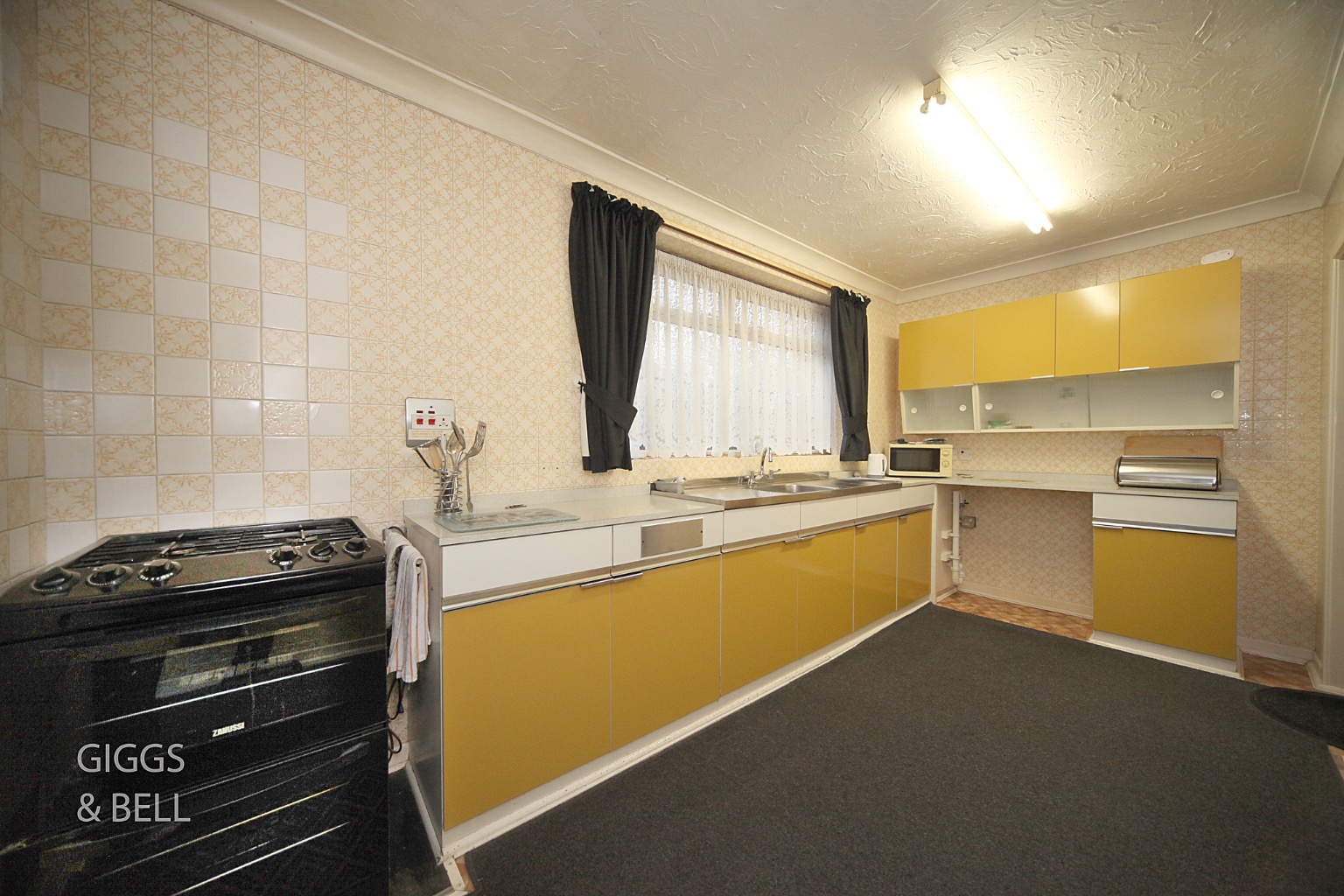 3 bed detached bungalow for sale in Stoneygate Road, Luton  - Property Image 7
