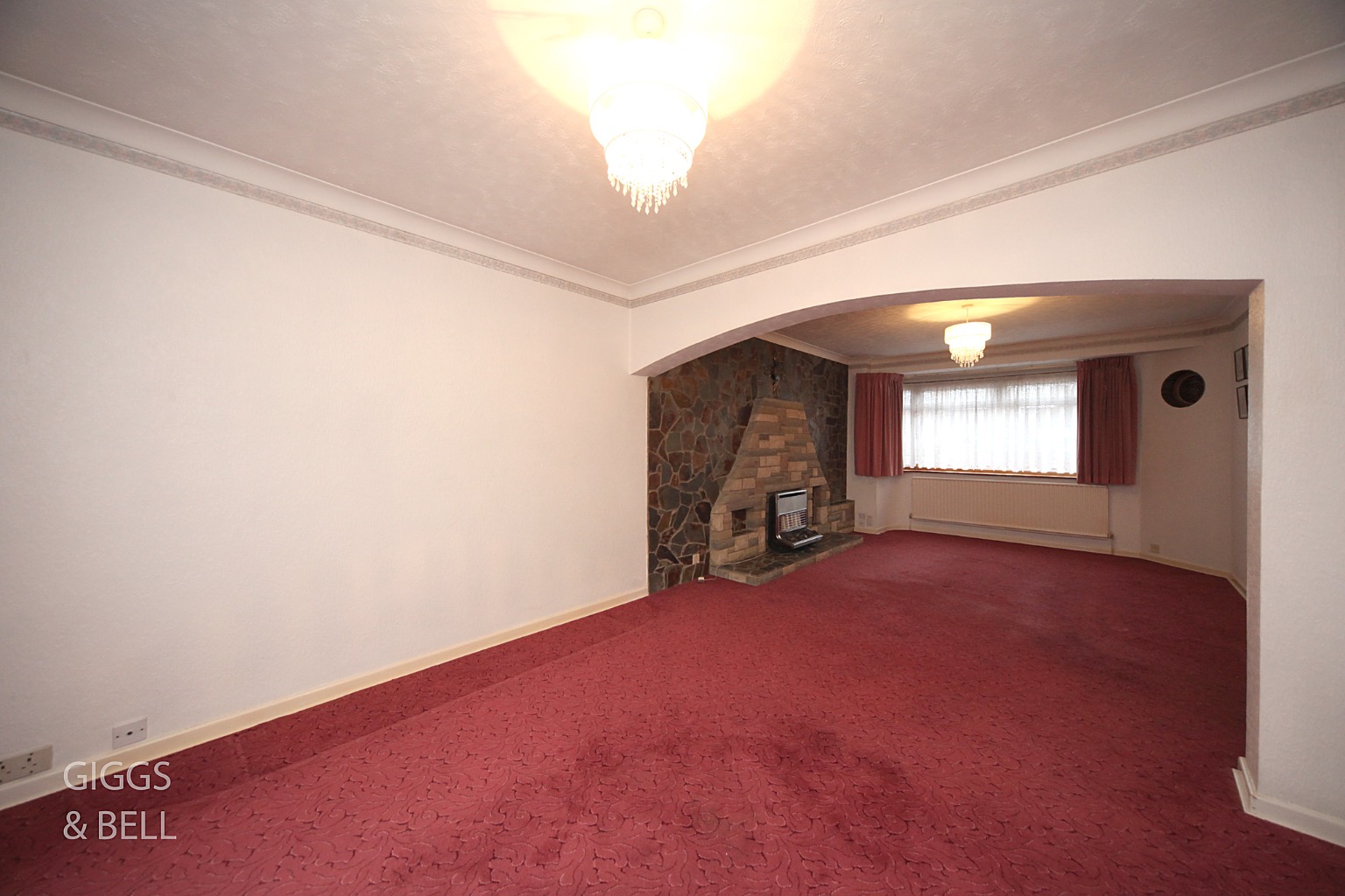 3 bed detached bungalow for sale in Stoneygate Road, Luton 2