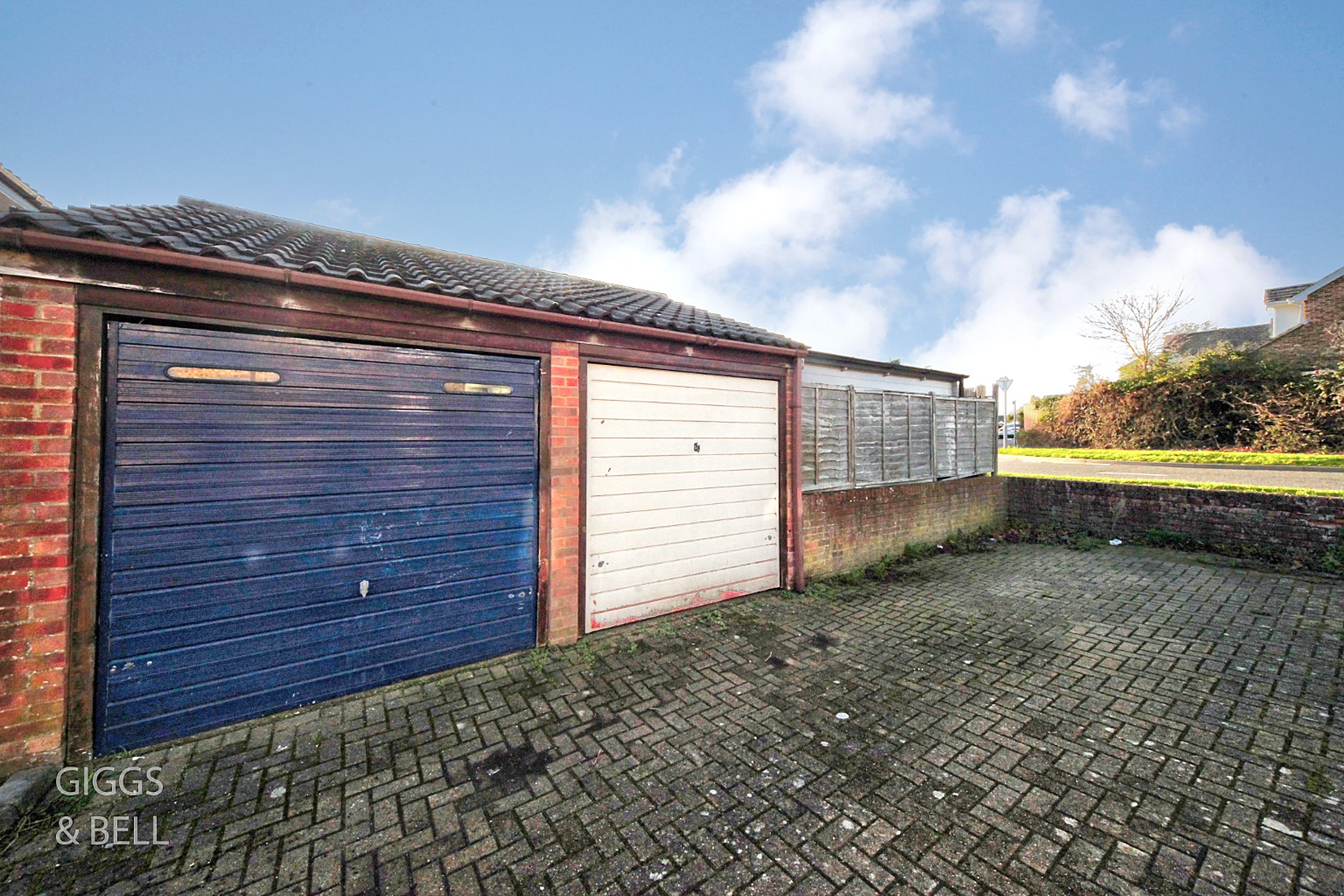 3 bed end of terrace house for sale in Pytchley Close, Luton 16