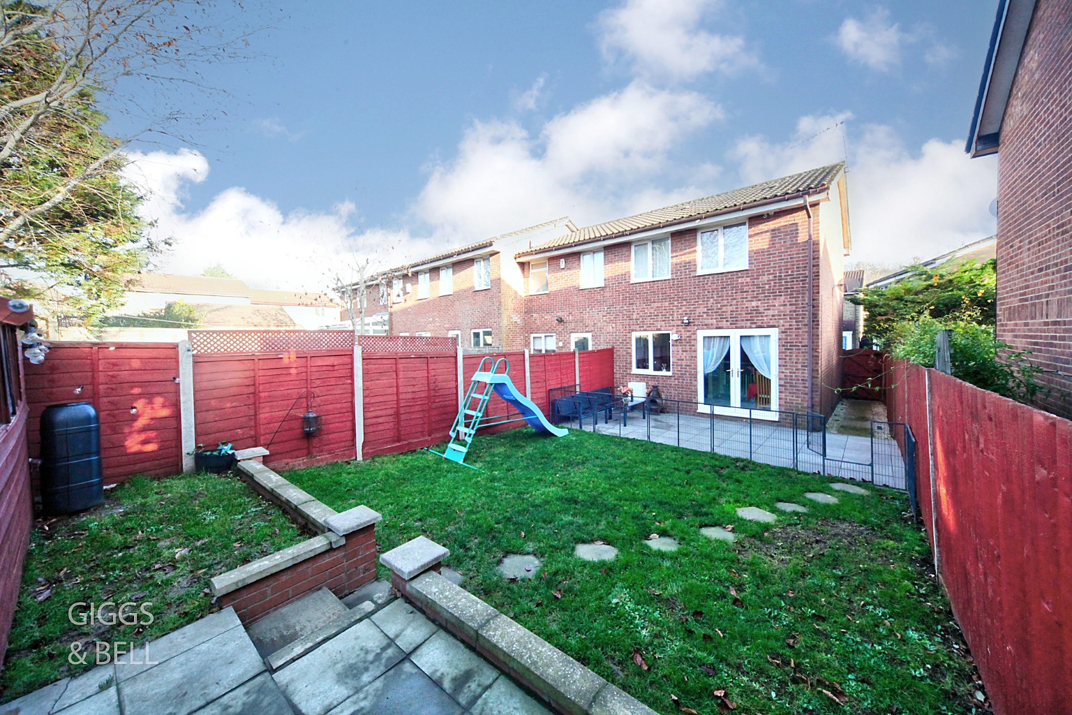 3 bed end of terrace house for sale in Pytchley Close, Luton 14